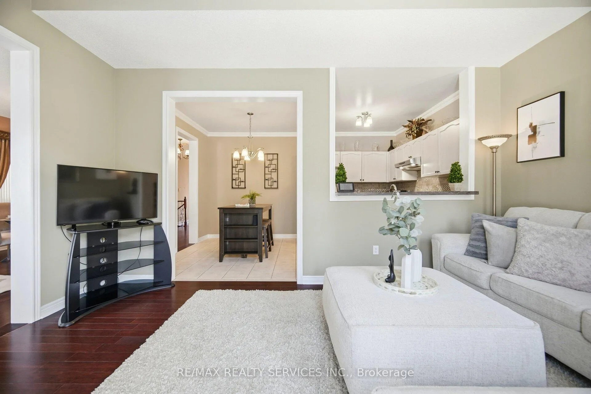 Photo 12 of 10 Goldnugget Road, Brampton, Bram West — HOMEH