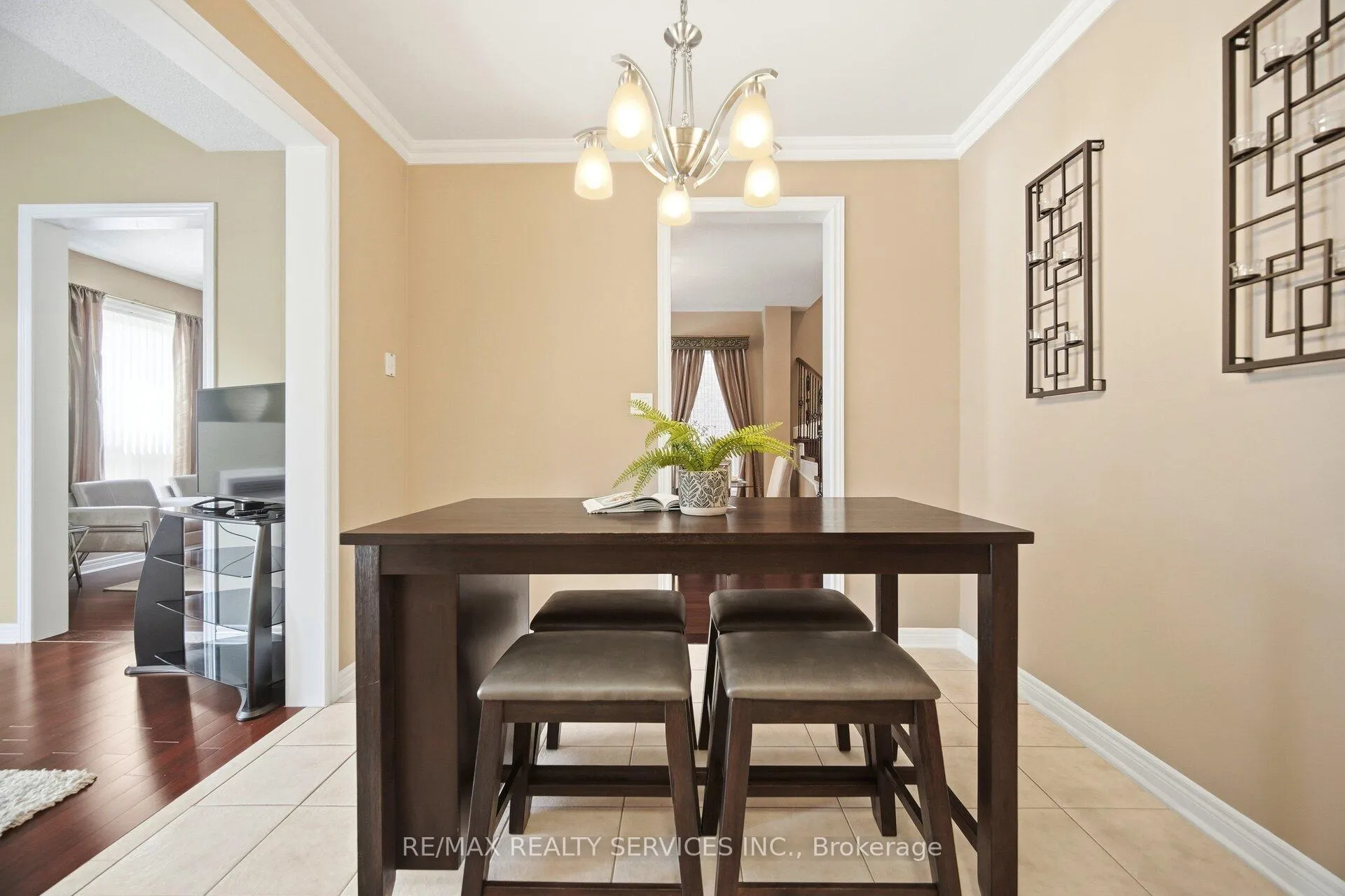 Photo 14 of 10 Goldnugget Road, Brampton, Bram West — HOMEH