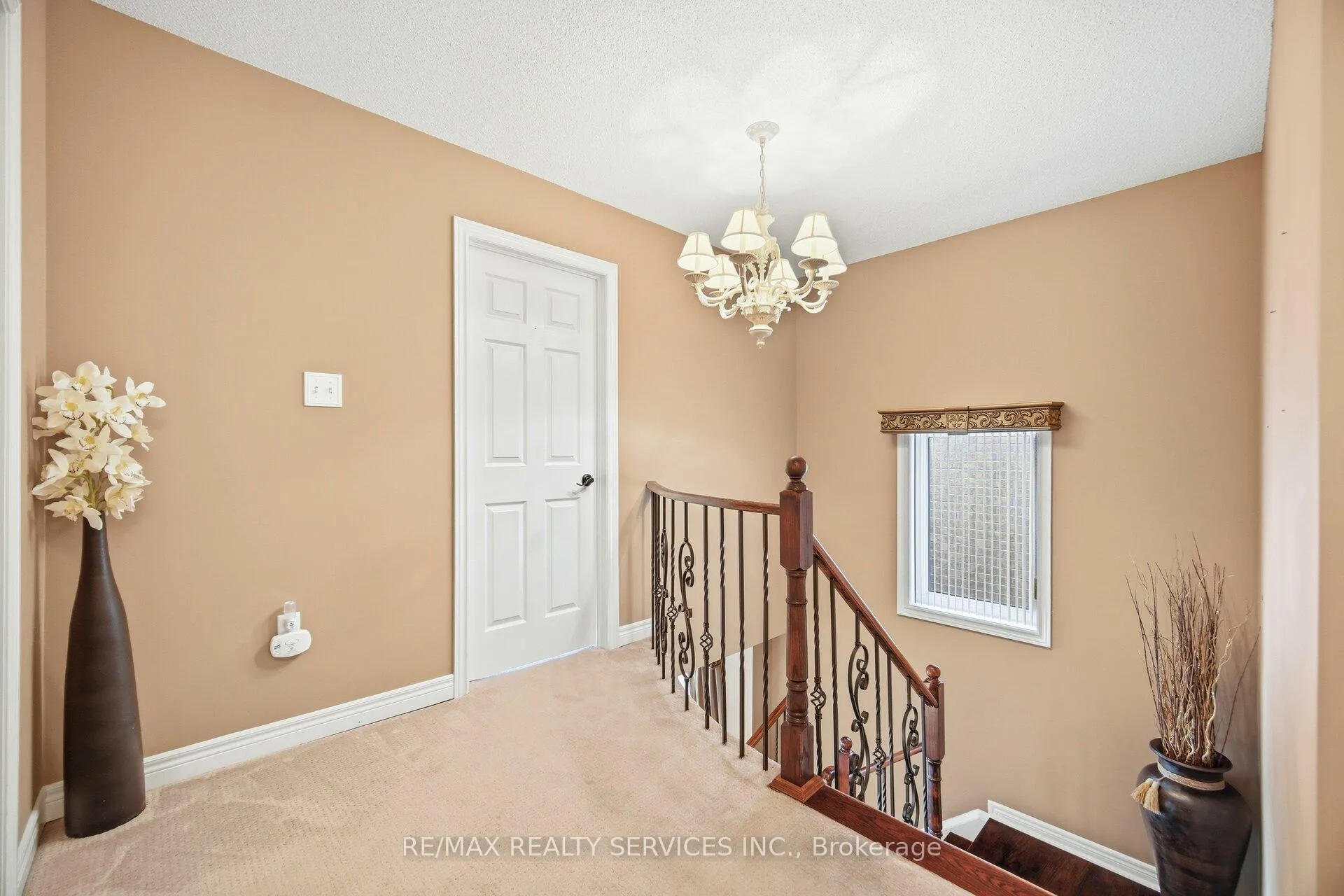 Photo 23 of 10 Goldnugget Road, Brampton, Bram West — HOMEH