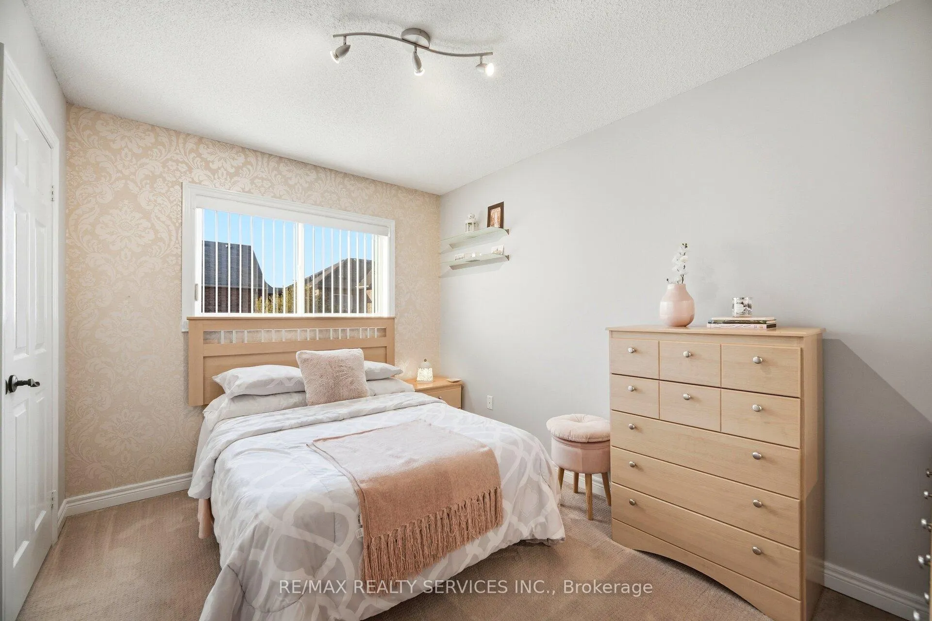 Photo 32 of 10 Goldnugget Road, Brampton, Bram West — HOMEH
