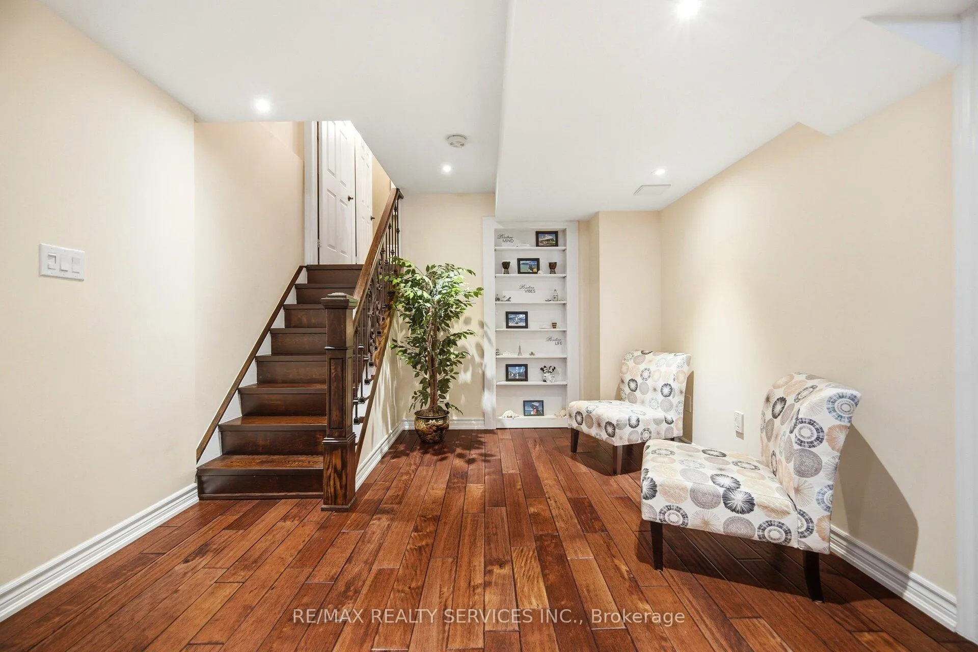 Photo 36 of 10 Goldnugget Road, Brampton, Bram West — HOMEH