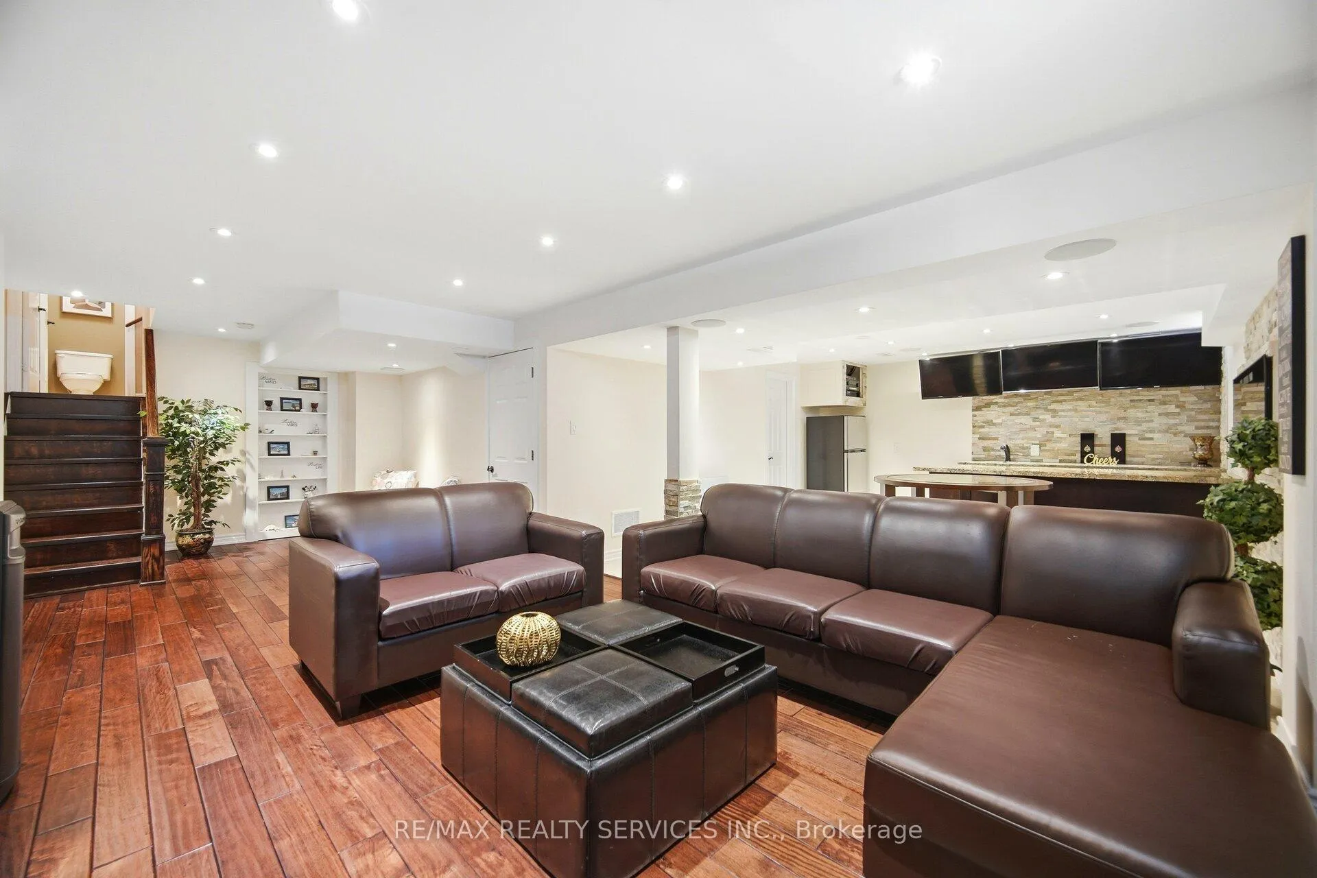 Photo 40 of 10 Goldnugget Road, Brampton, Bram West — HOMEH