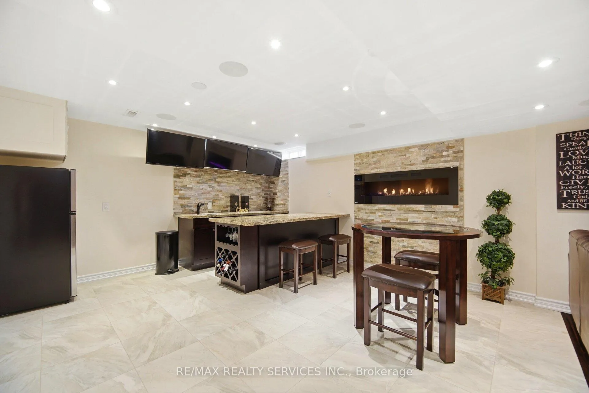 Photo 41 of 10 Goldnugget Road, Brampton, Bram West — HOMEH