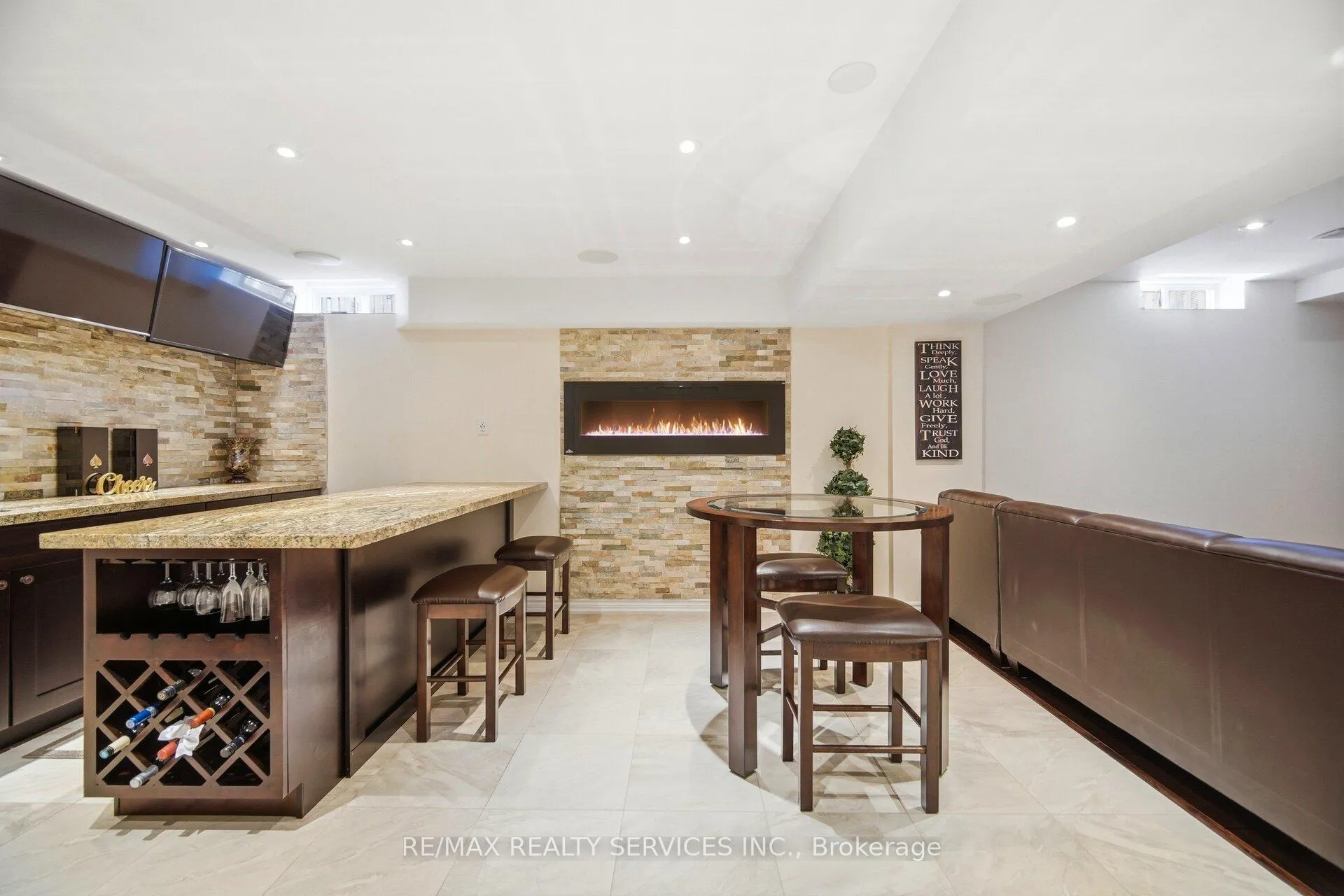 Photo 42 of 10 Goldnugget Road, Brampton, Bram West — HOMEH