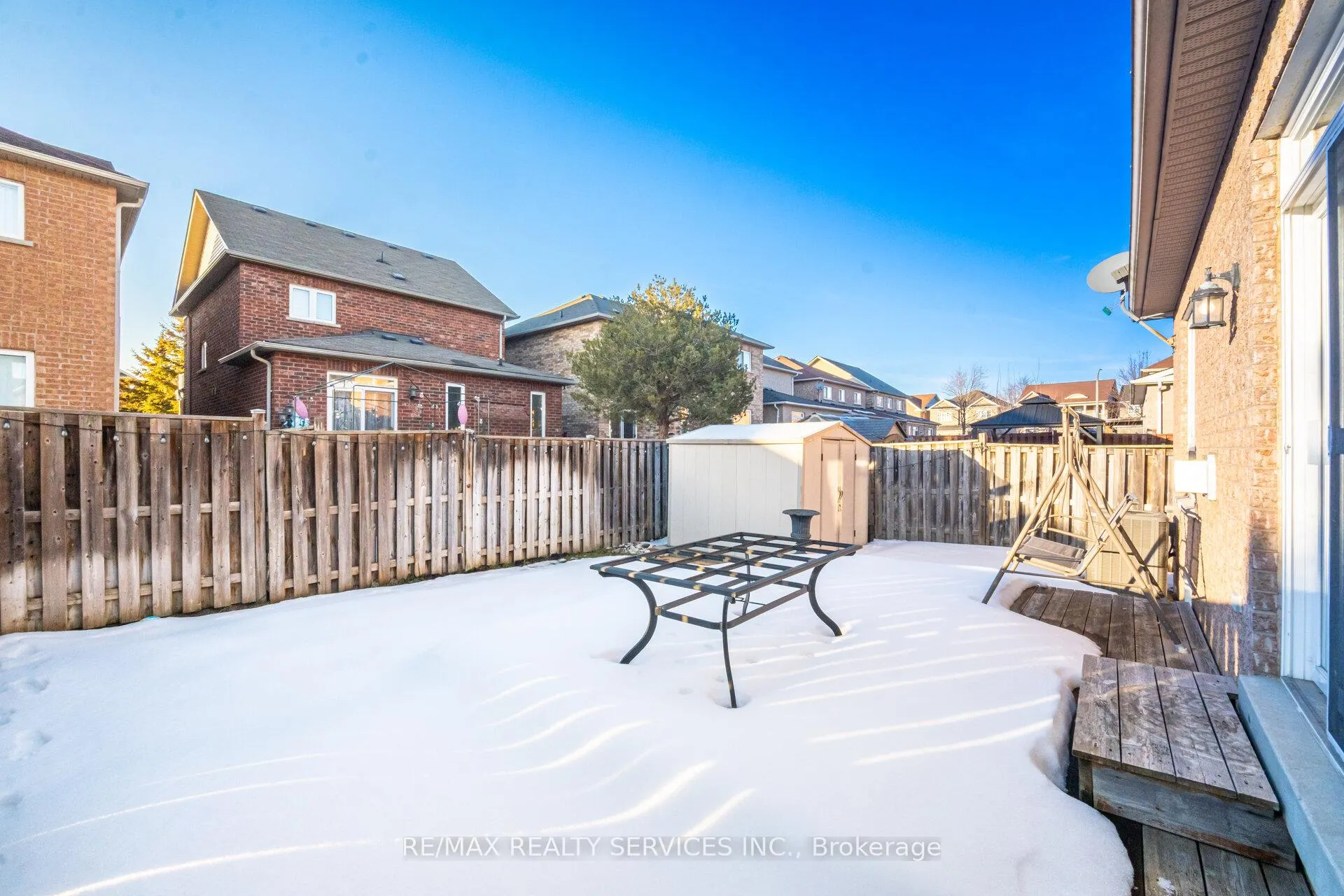 Photo 49 of 10 Goldnugget Road, Brampton, Bram West — HOMEH