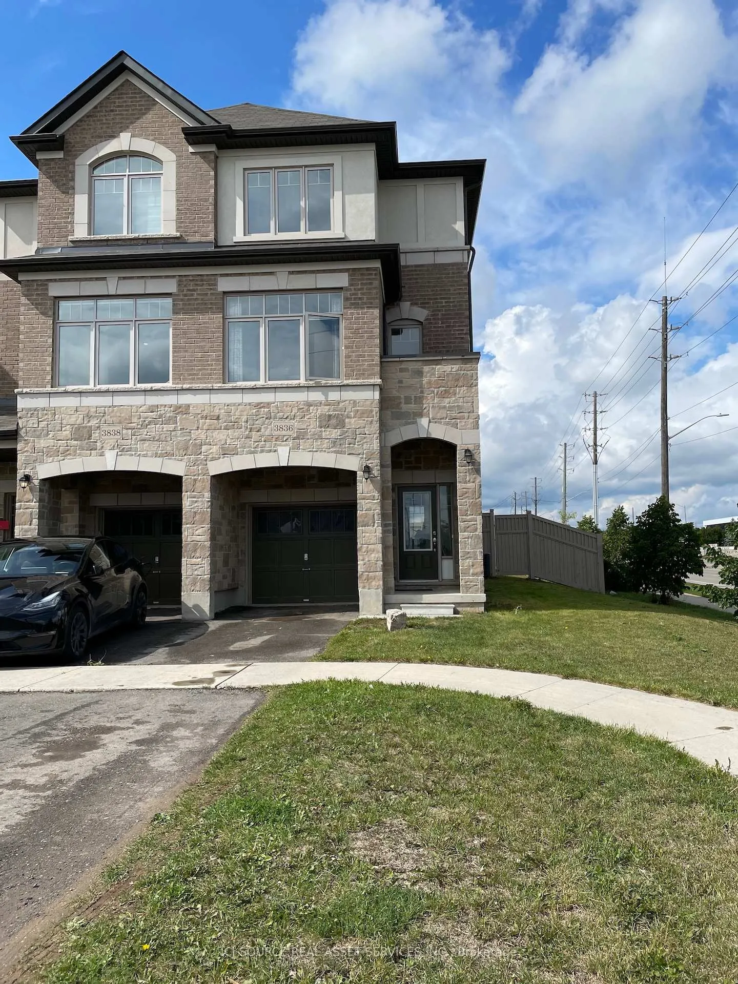 Photo 1 of 3836 Tufgar Crescent, Burlington, Alton — HOMEH