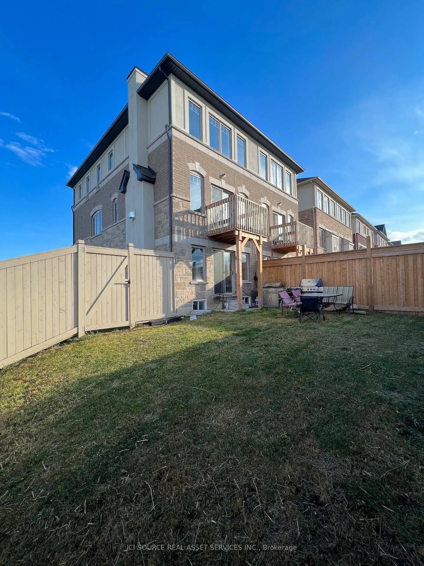 Photo 3 of 3836 Tufgar Crescent, Burlington, Alton — HOMEH