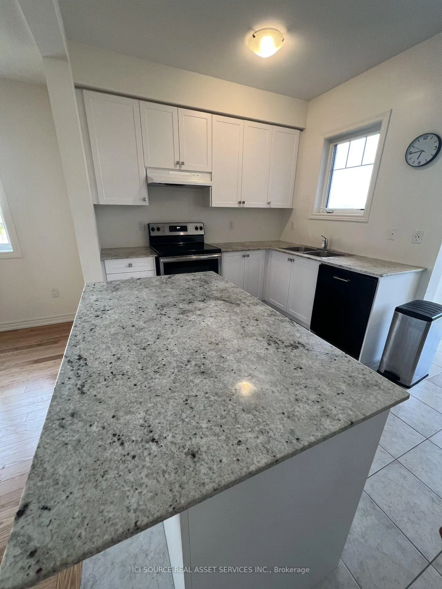 Photo 12 of 3836 Tufgar Crescent, Burlington, Alton — HOMEH