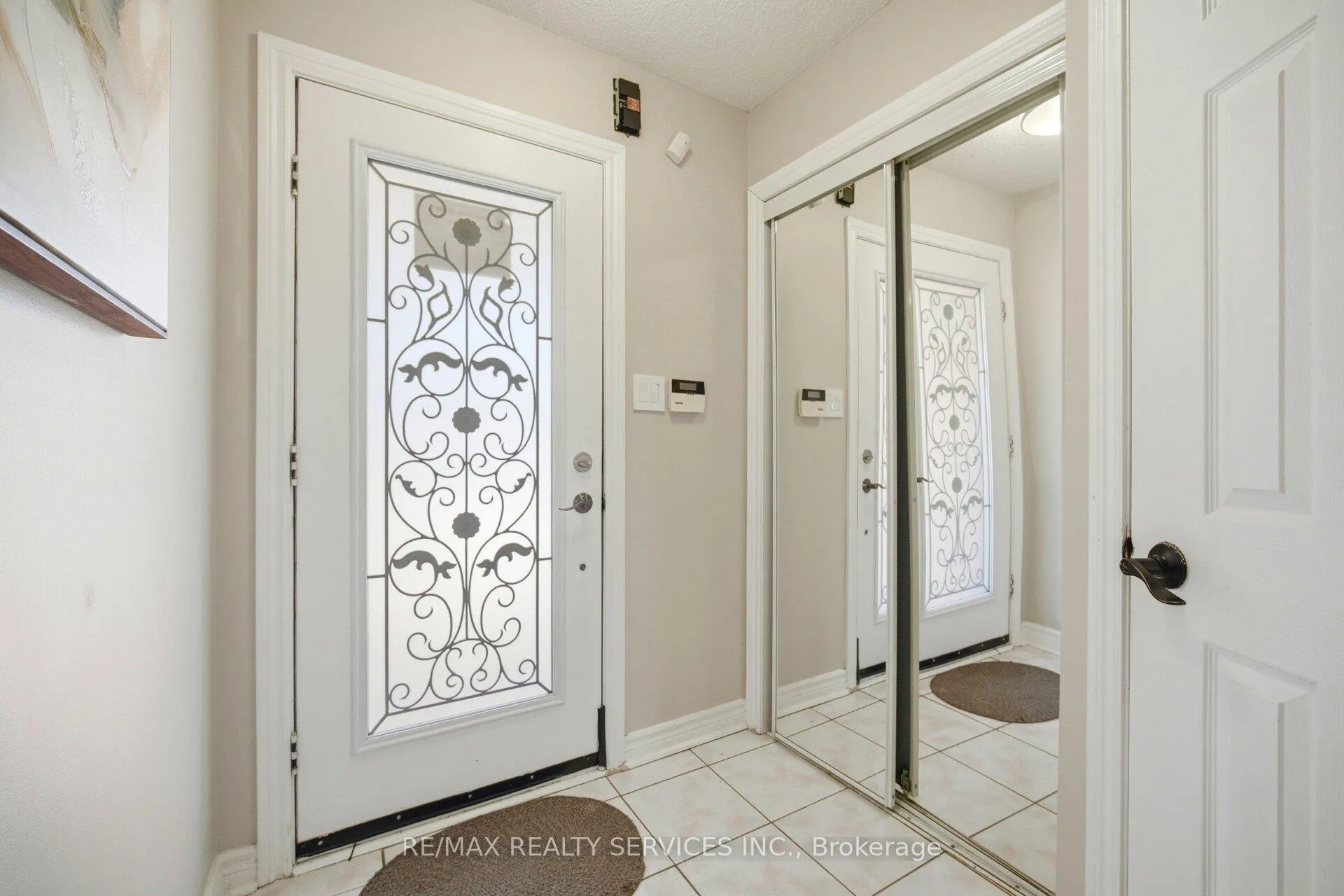 Photo 5 of 122 Twin Pines Crescent, Brampton, Northwest Sandalwood Parkway — HOMEH
