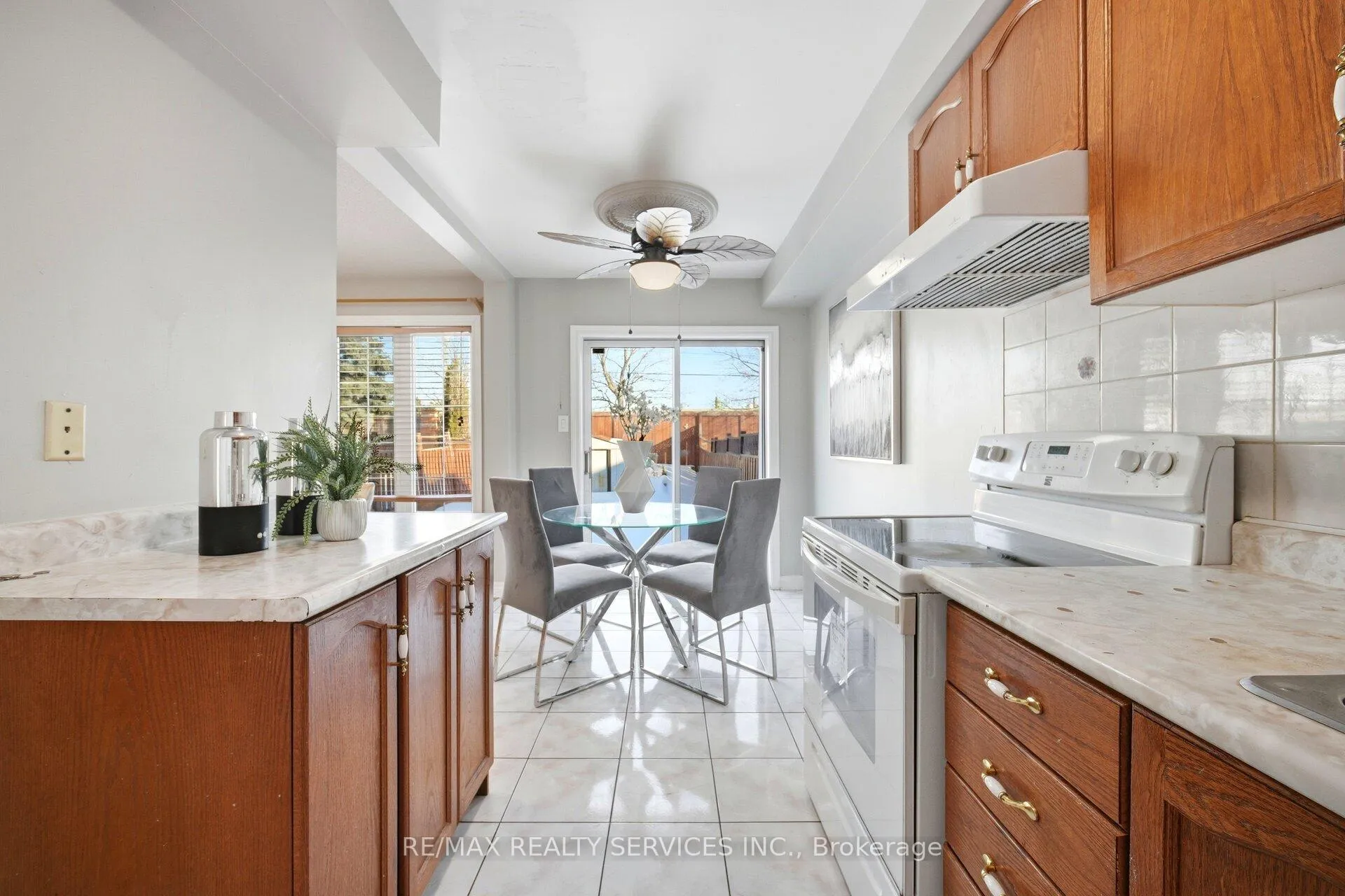 Photo 17 of 122 Twin Pines Crescent, Brampton, Northwest Sandalwood Parkway — HOMEH