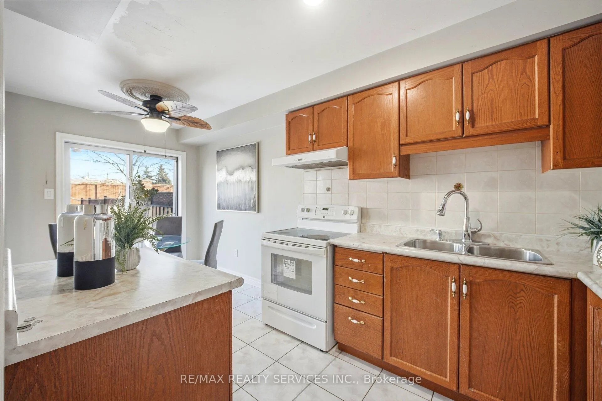 Photo 18 of 122 Twin Pines Crescent, Brampton, Northwest Sandalwood Parkway — HOMEH