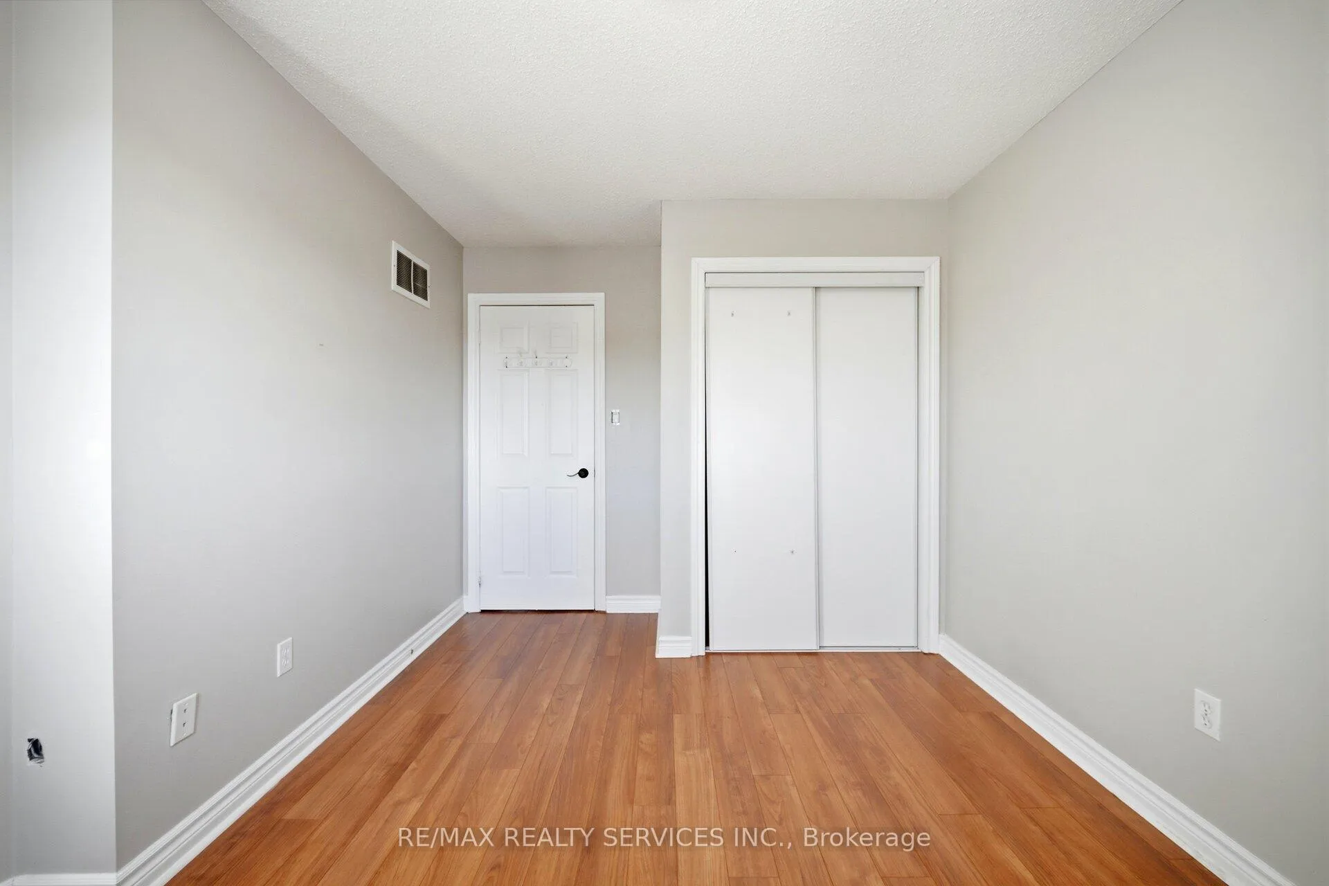 Photo 29 of 122 Twin Pines Crescent, Brampton, Northwest Sandalwood Parkway — HOMEH