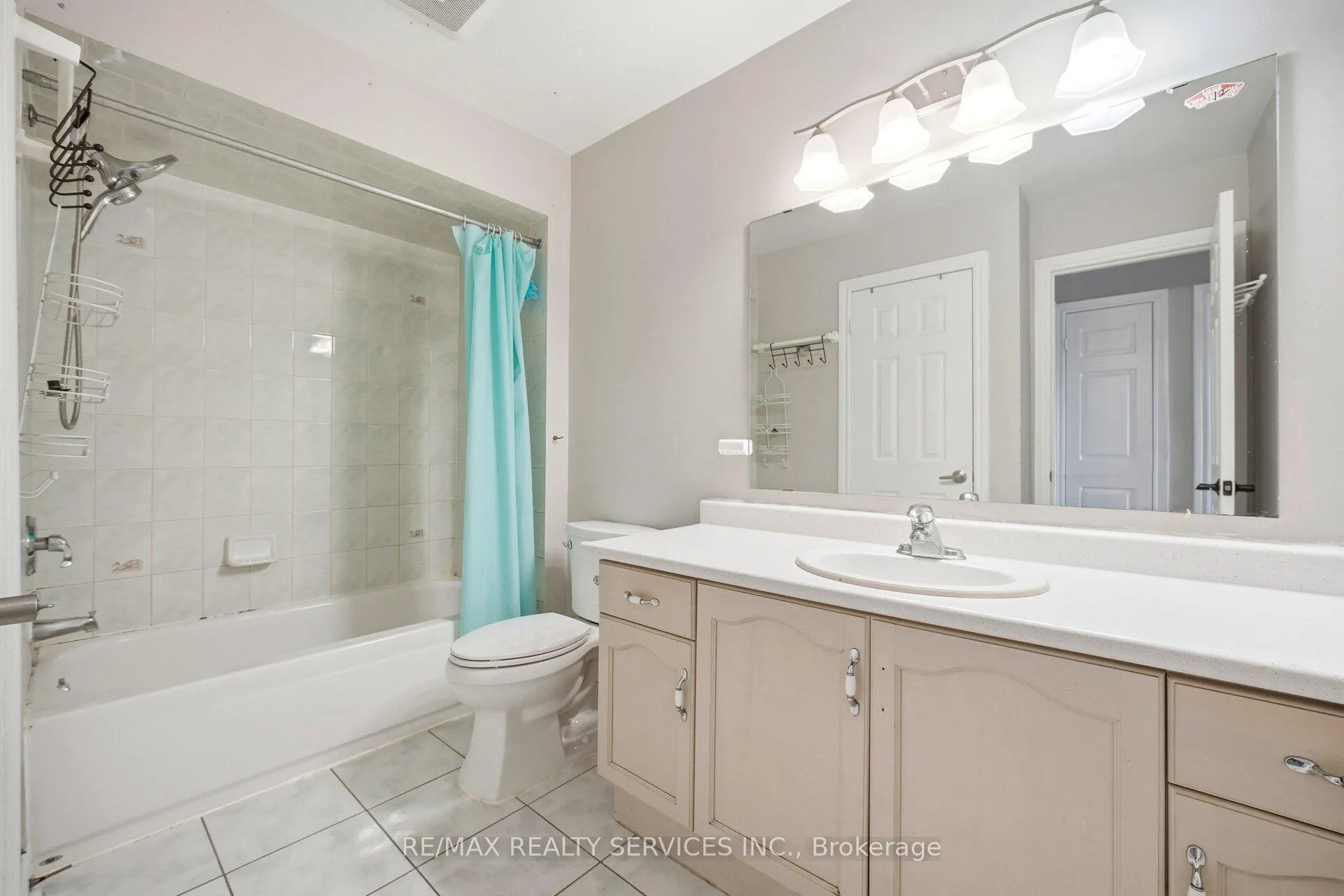 Photo 30 of 122 Twin Pines Crescent, Brampton, Northwest Sandalwood Parkway — HOMEH