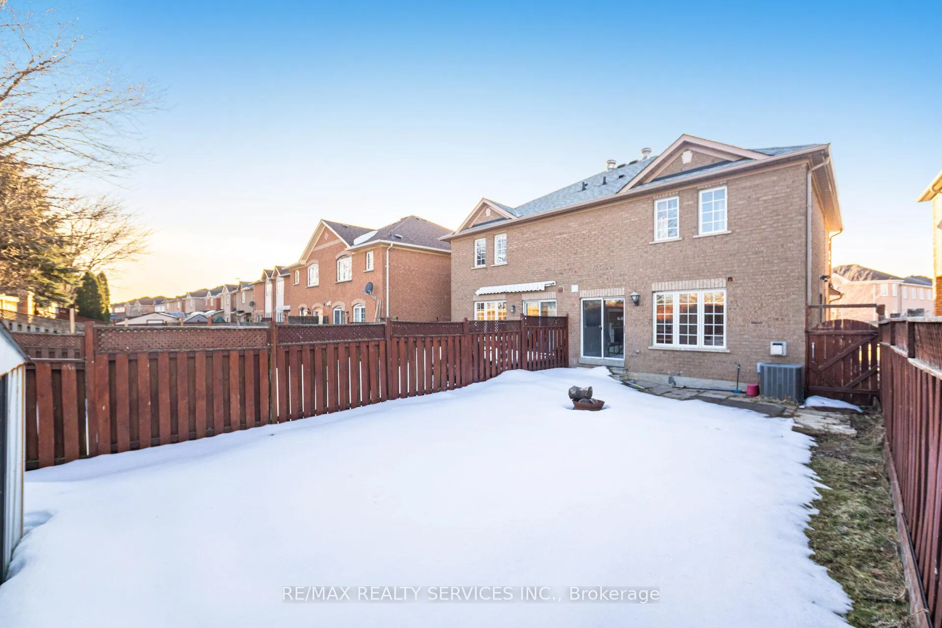Photo 46 of 122 Twin Pines Crescent, Brampton, Northwest Sandalwood Parkway — HOMEH