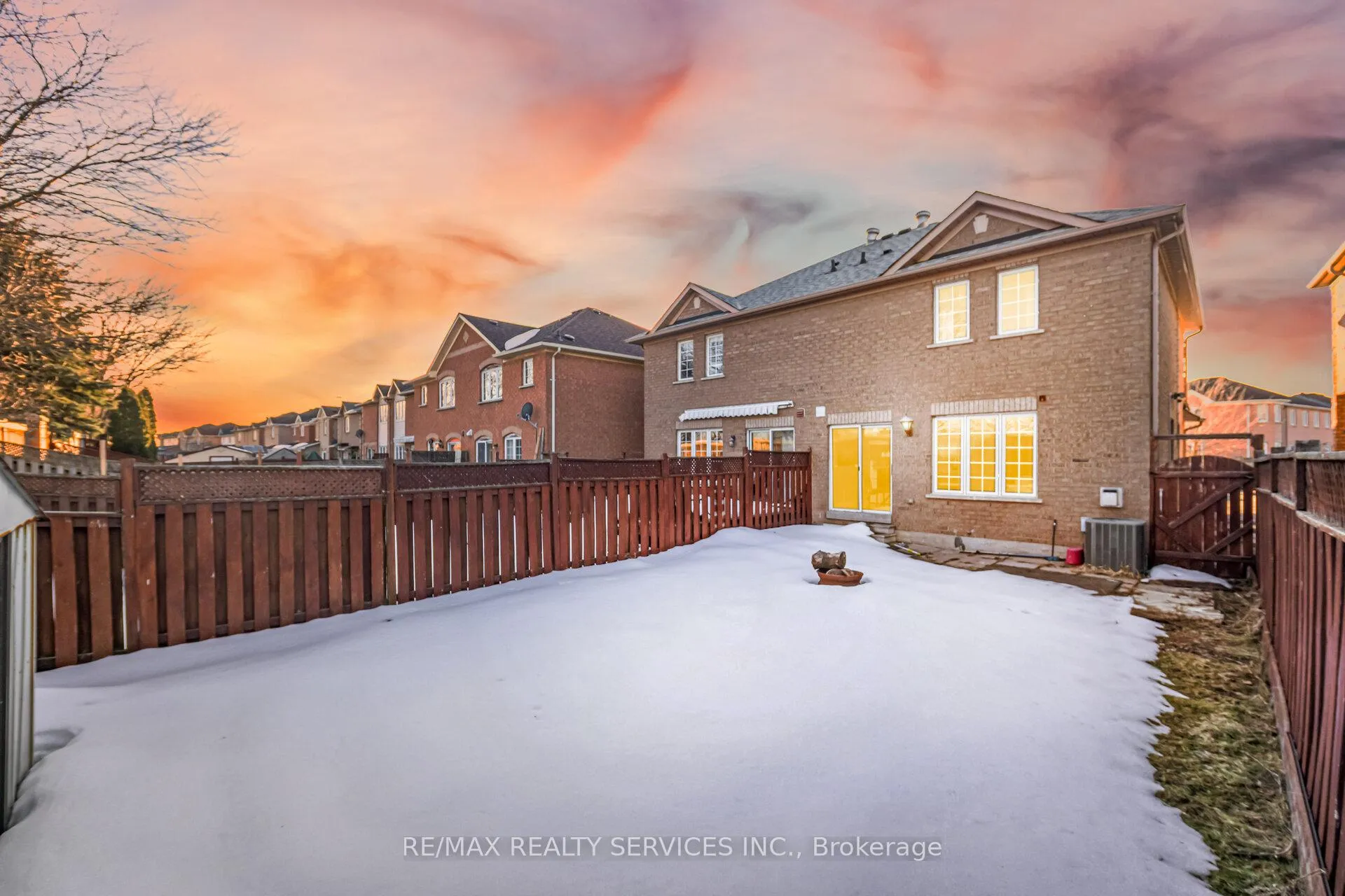 Photo 47 of 122 Twin Pines Crescent, Brampton, Northwest Sandalwood Parkway — HOMEH