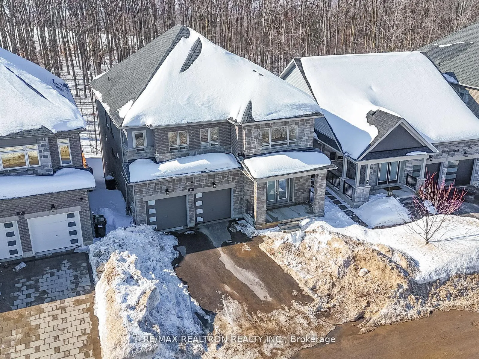 Front of 27 Franklin Trail