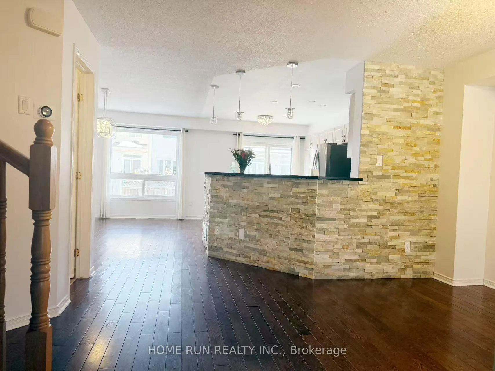 Photo 3 of 330 Applecross Crescent, Ottawa, Kanata - Morgan's Grant/South March — HOMEH