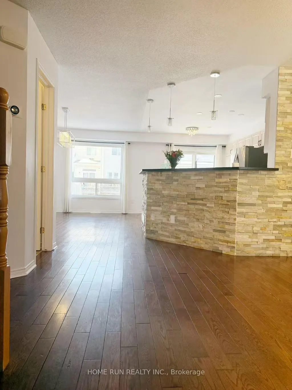 Photo 4 of 330 Applecross Crescent, Ottawa, Kanata - Morgan's Grant/South March — HOMEH
