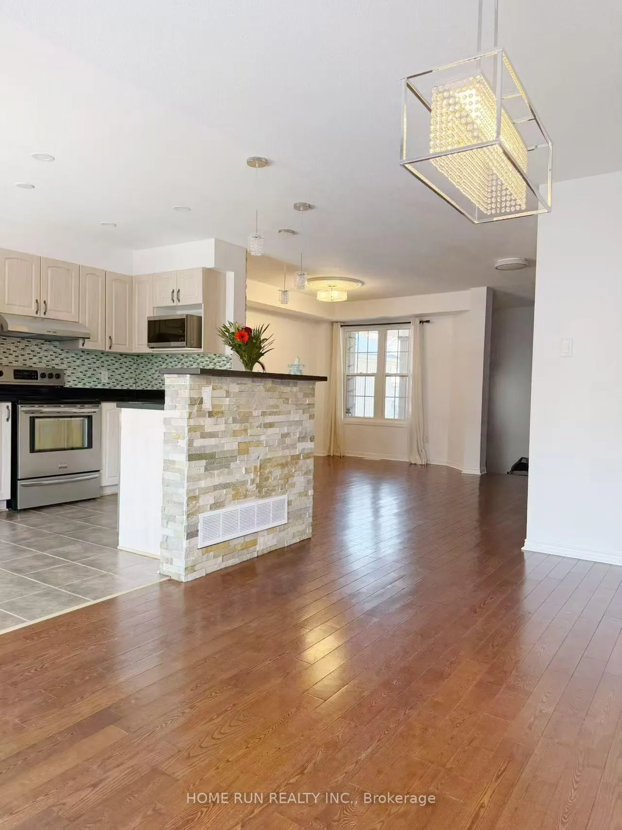 Photo 7 of 330 Applecross Crescent, Ottawa, Kanata - Morgan's Grant/South March — HOMEH