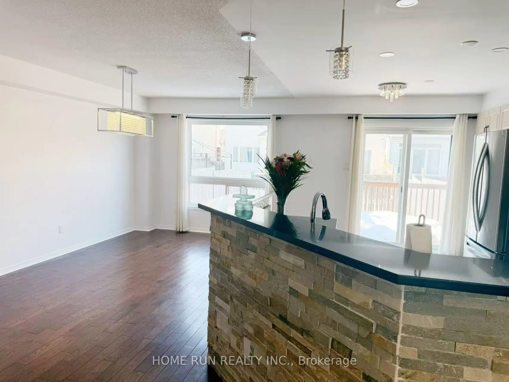 Photo 15 of 330 Applecross Crescent, Ottawa, Kanata - Morgan's Grant/South March — HOMEH