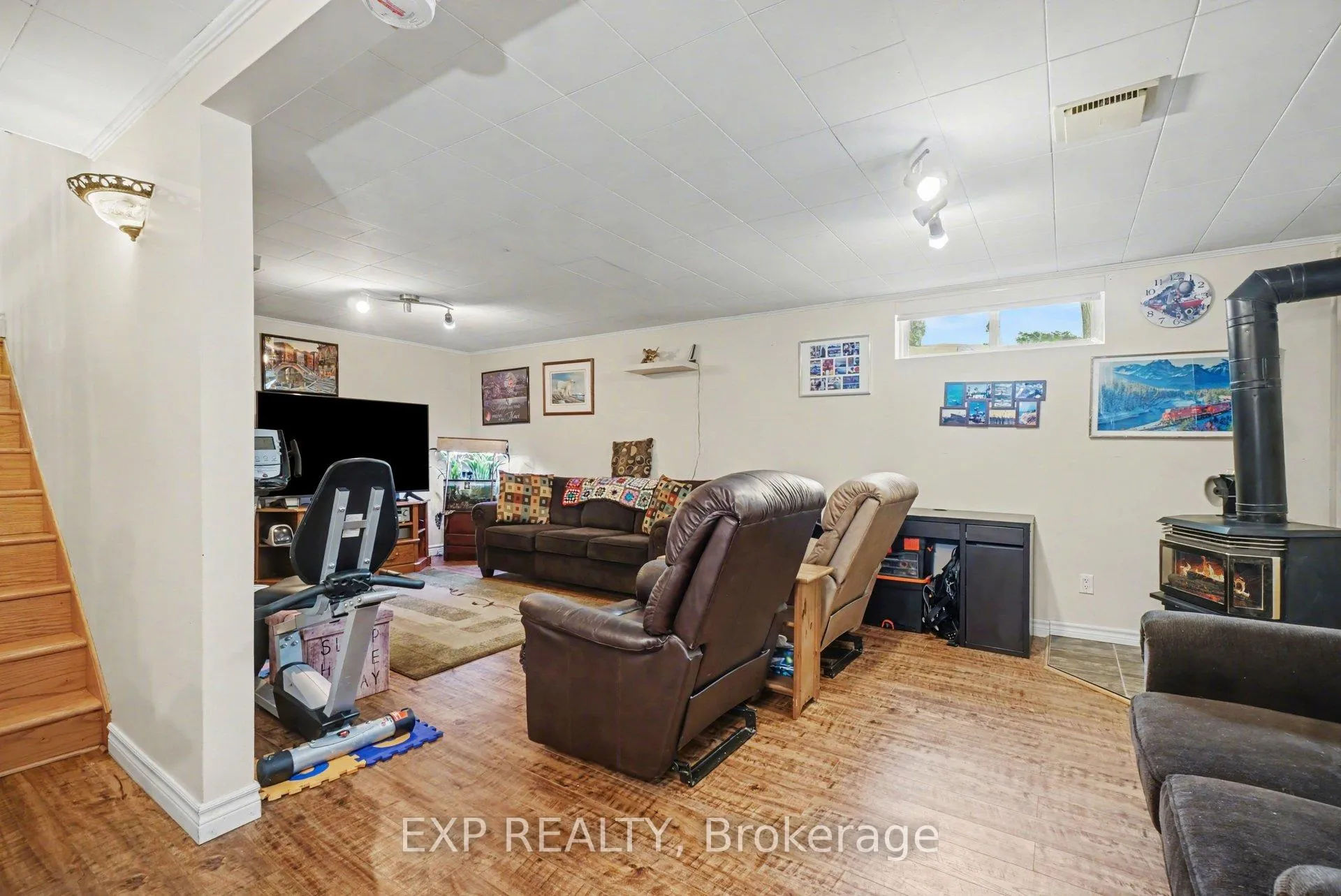 Photo 12 of 381 Dominion Street S, North Glengarry, Alexandria — HOMEH