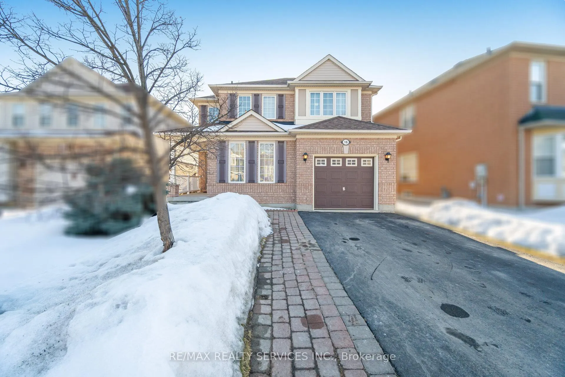 Photo 2 of 16 Mortimer Drive, Brampton, Fletcher's Meadow — HOMEH