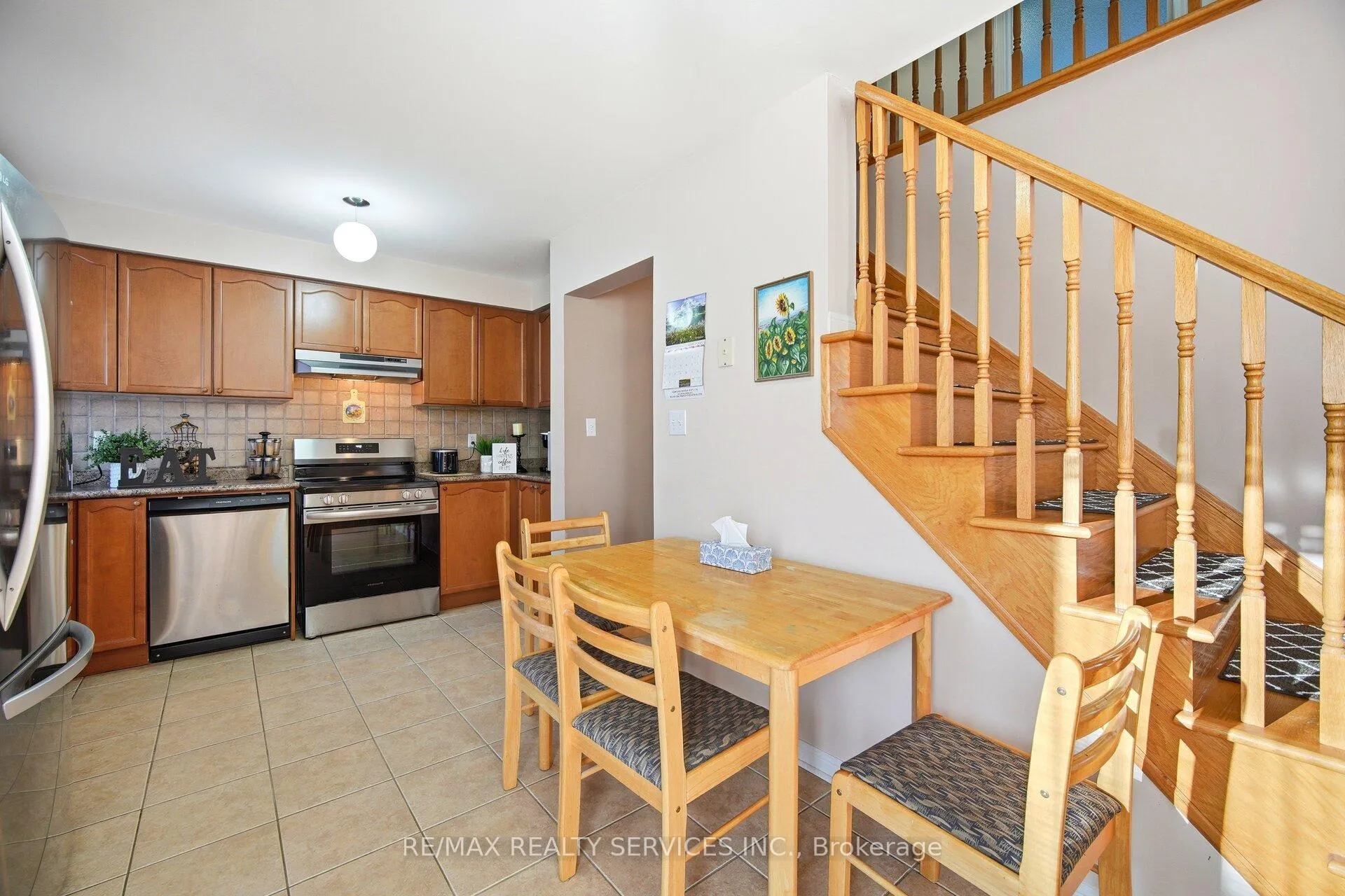 Photo 16 of 16 Mortimer Drive, Brampton, Fletcher's Meadow — HOMEH