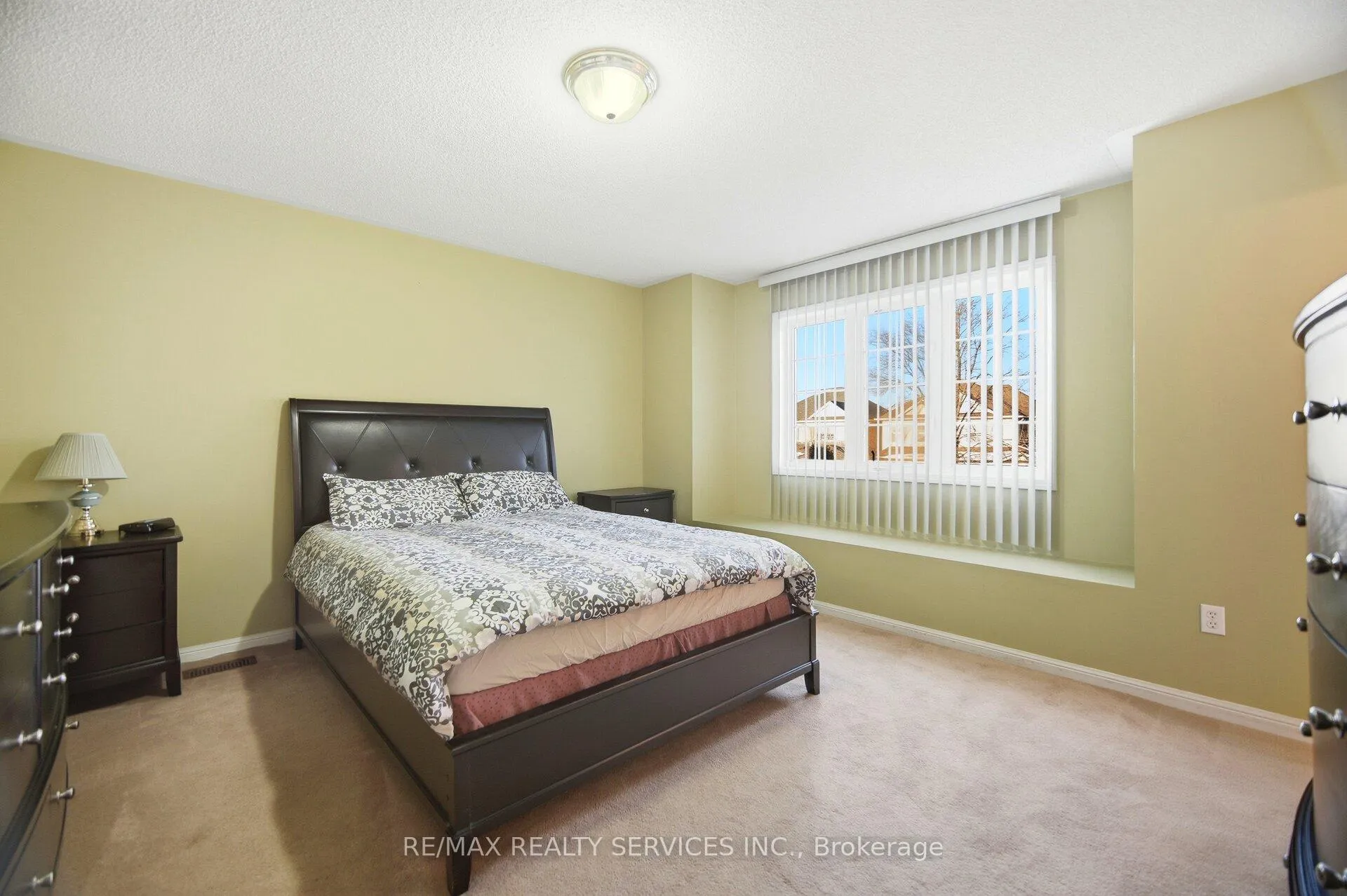 Photo 25 of 16 Mortimer Drive, Brampton, Fletcher's Meadow — HOMEH
