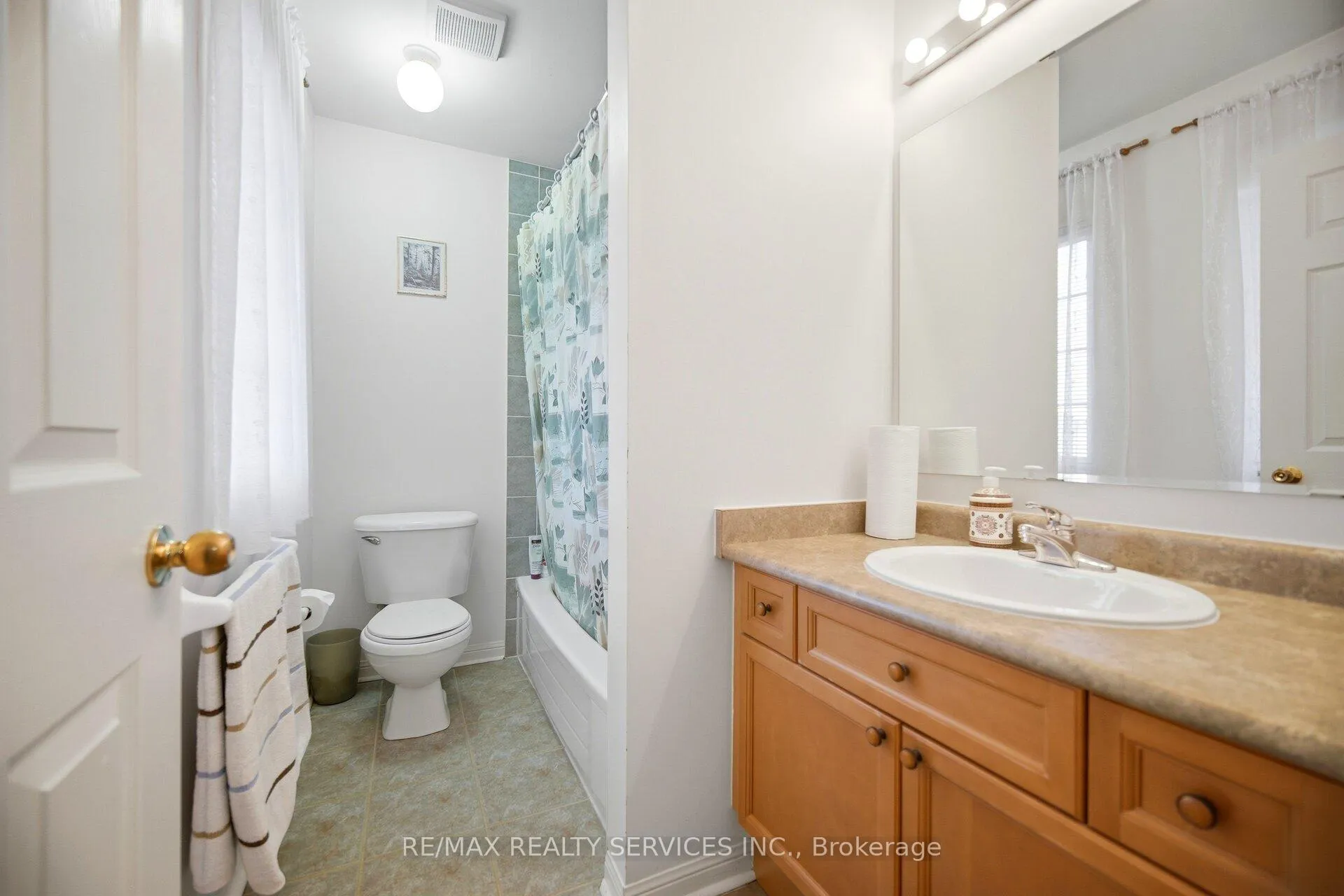 Photo 28 of 16 Mortimer Drive, Brampton, Fletcher's Meadow — HOMEH