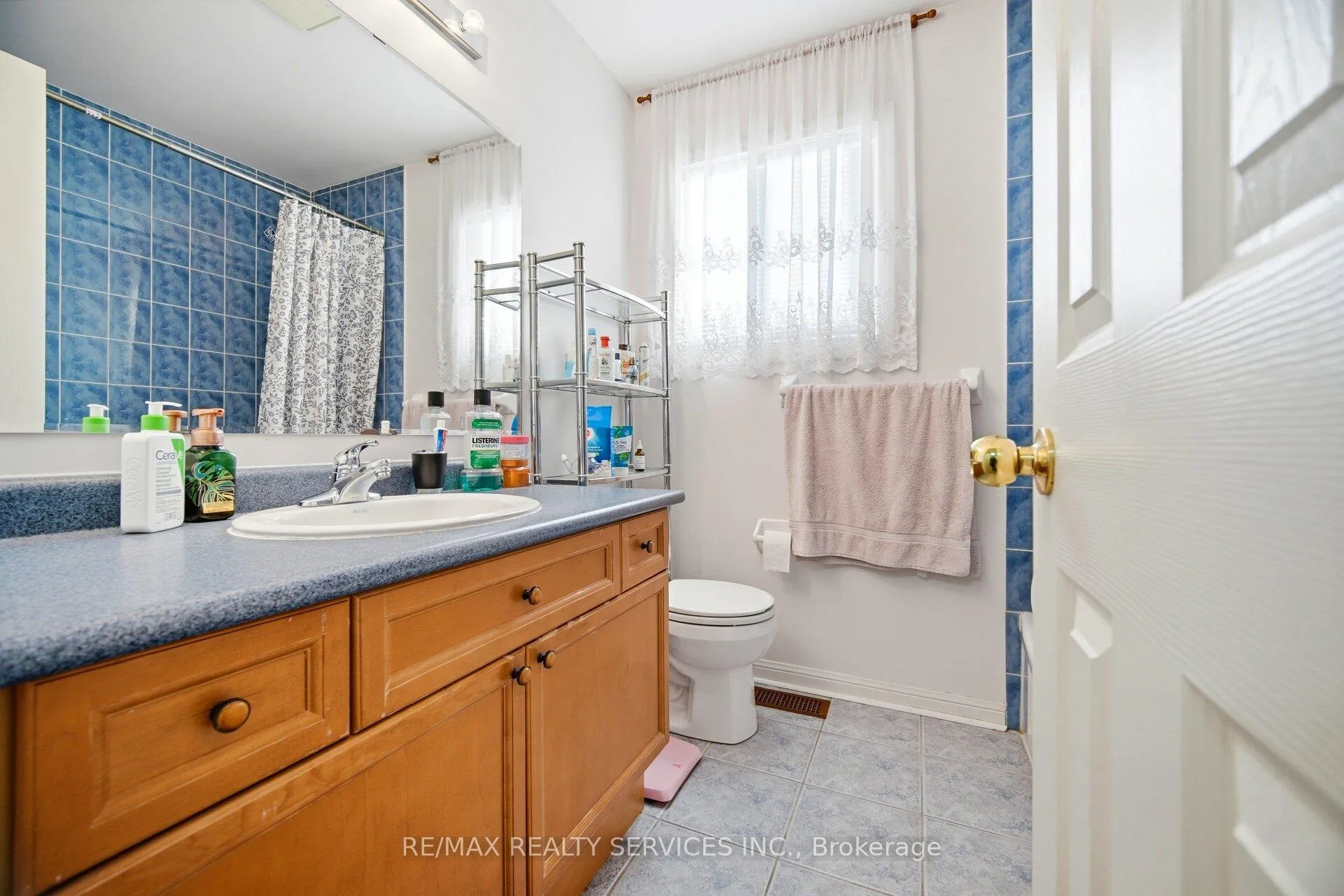 Photo 35 of 16 Mortimer Drive, Brampton, Fletcher's Meadow — HOMEH