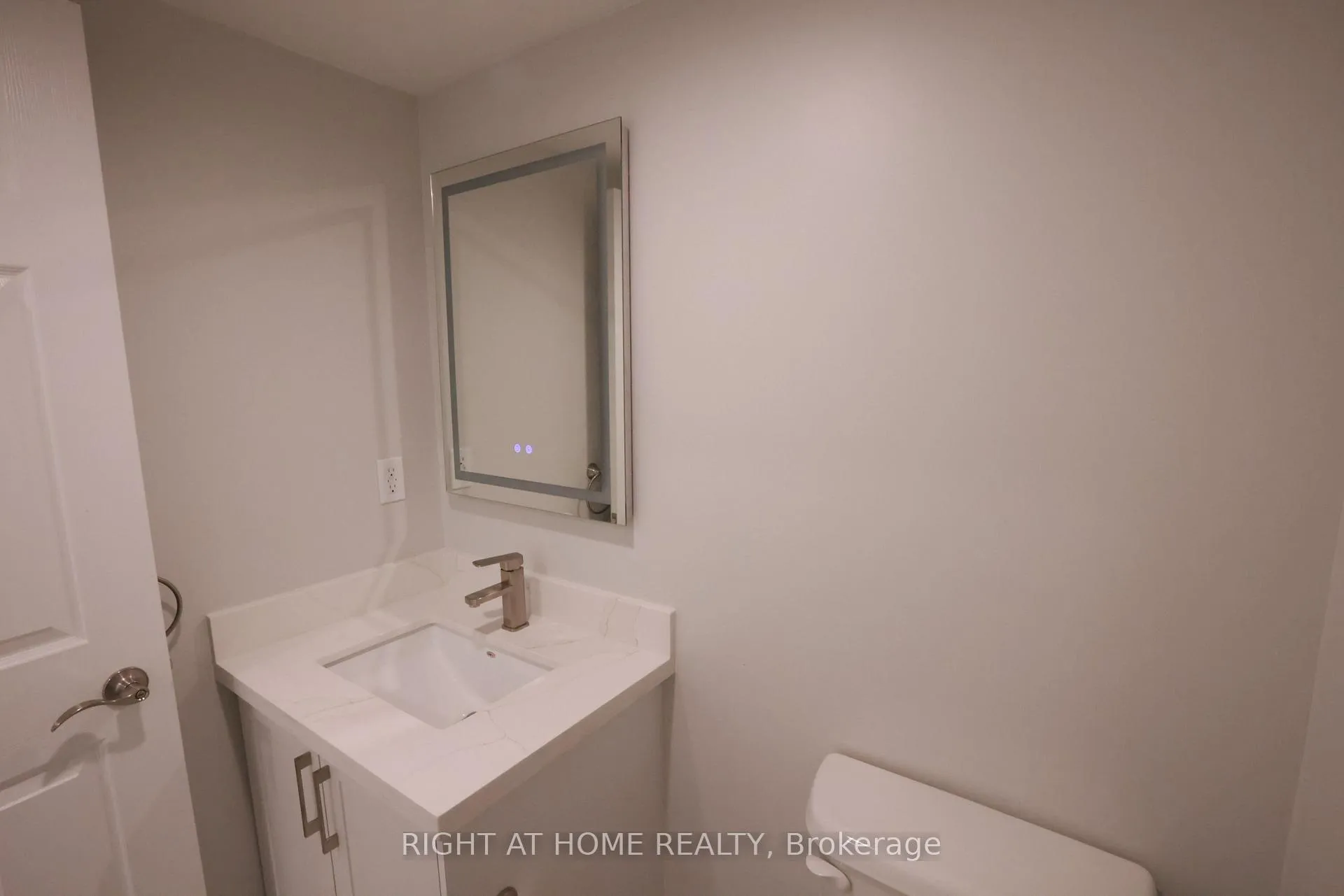 Photo 9 of 56 Longueuil Place, Whitby, Pringle Creek — HOMEH