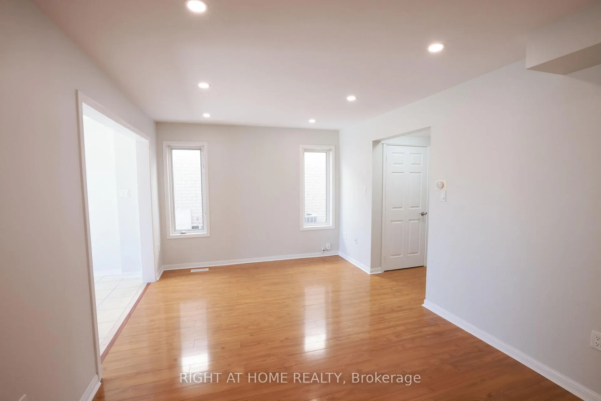 Photo 19 of 56 Longueuil Place, Whitby, Pringle Creek — HOMEH