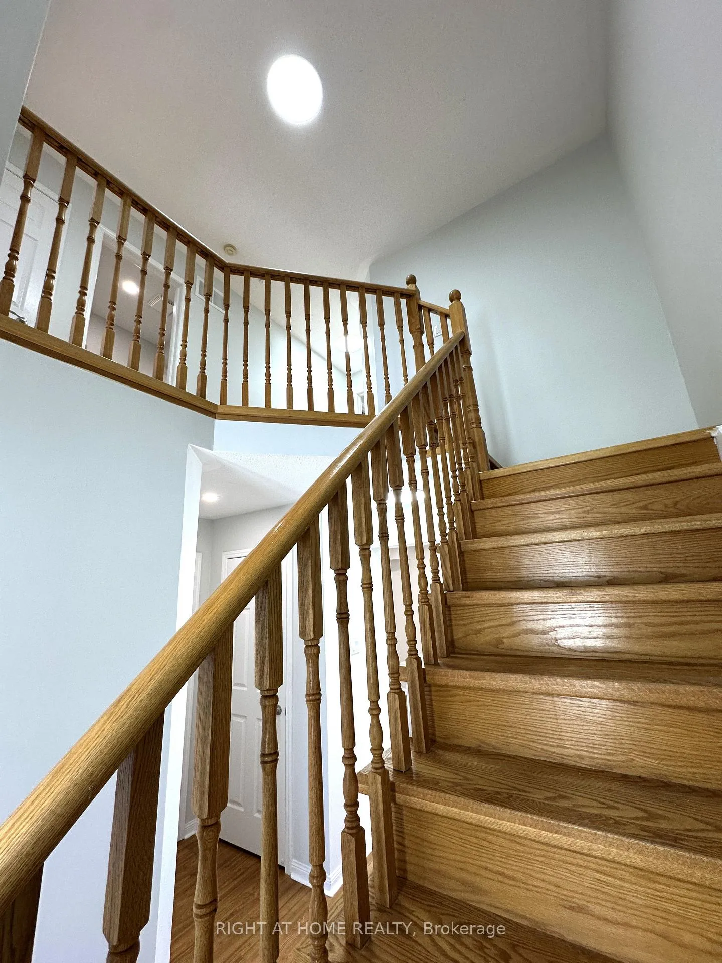 Photo 21 of 56 Longueuil Place, Whitby, Pringle Creek — HOMEH
