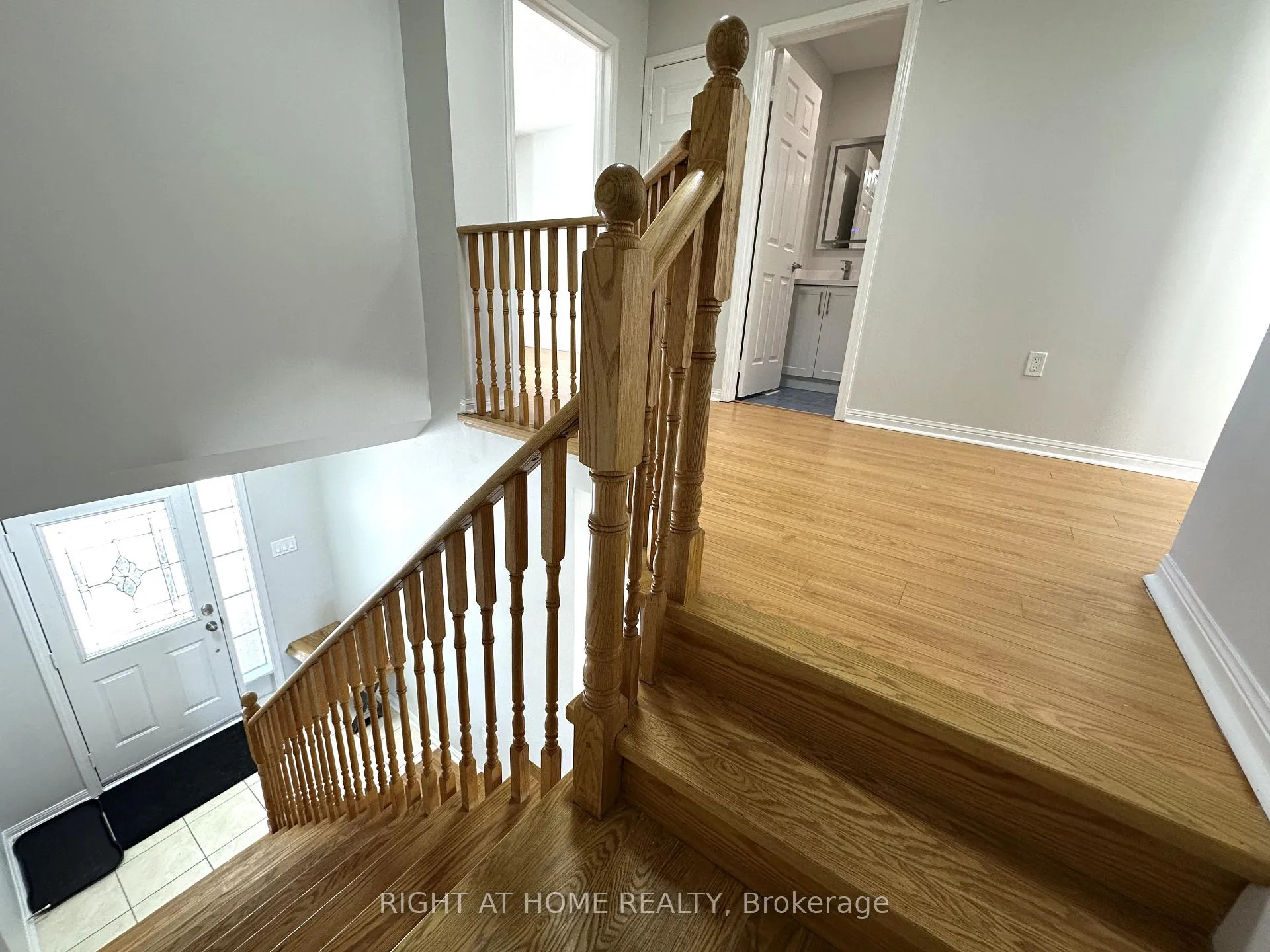 Photo 22 of 56 Longueuil Place, Whitby, Pringle Creek — HOMEH