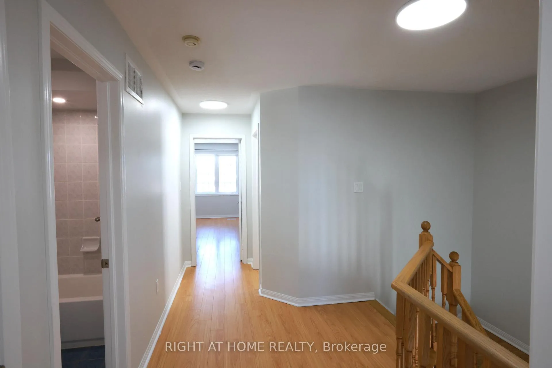 Photo 26 of 56 Longueuil Place, Whitby, Pringle Creek — HOMEH