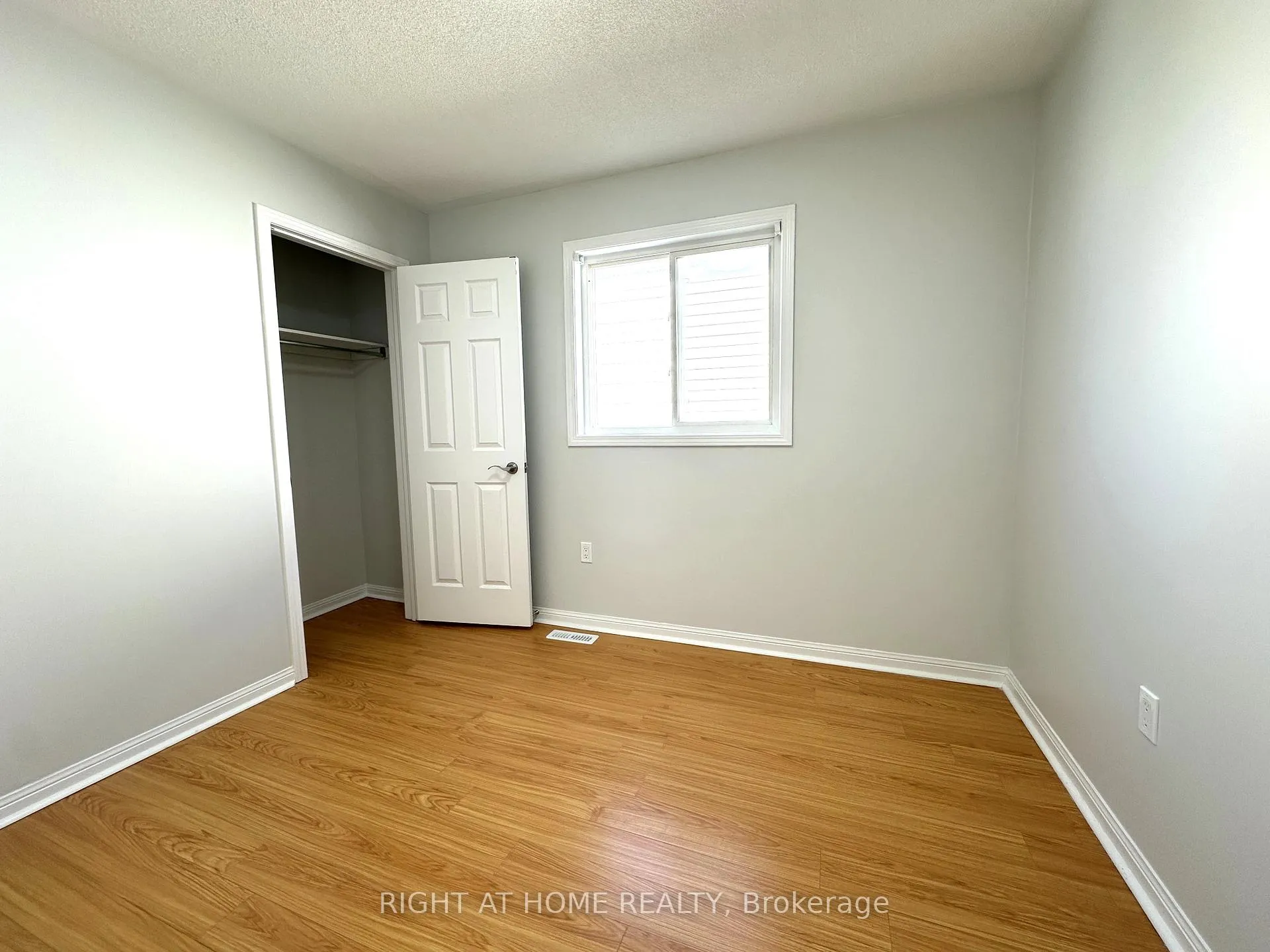 Photo 28 of 56 Longueuil Place, Whitby, Pringle Creek — HOMEH