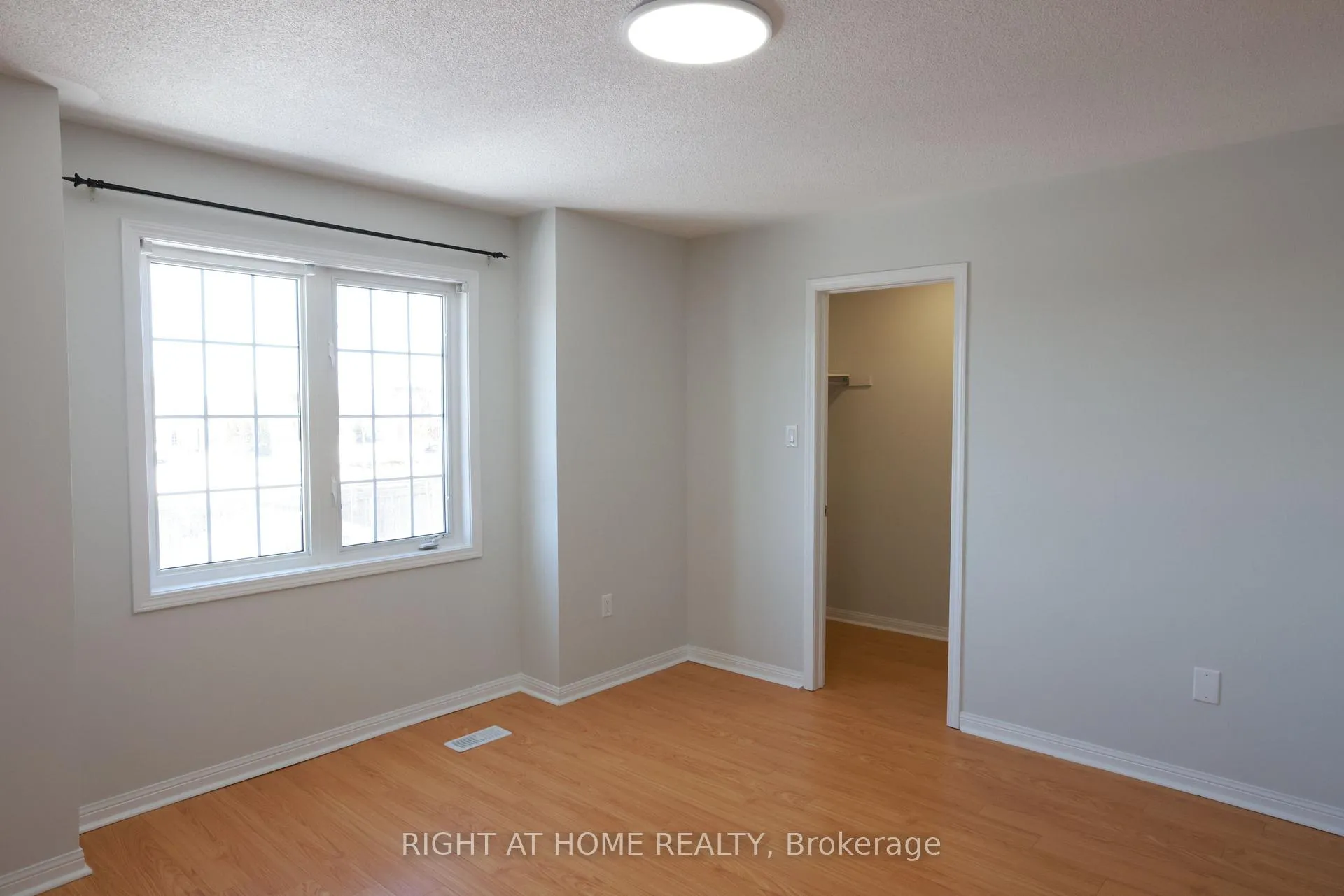 Photo 30 of 56 Longueuil Place, Whitby, Pringle Creek — HOMEH