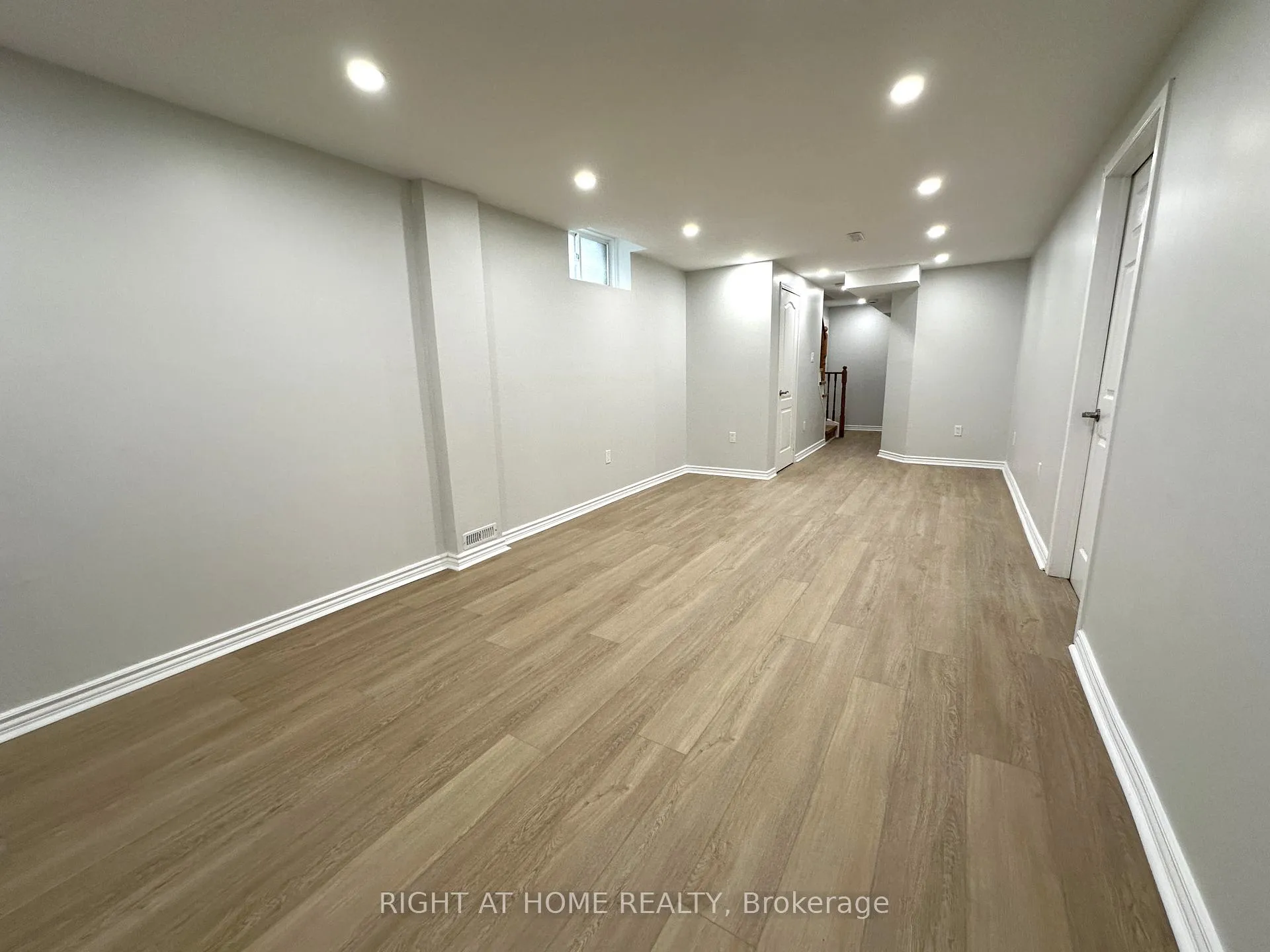 Photo 32 of 56 Longueuil Place, Whitby, Pringle Creek — HOMEH