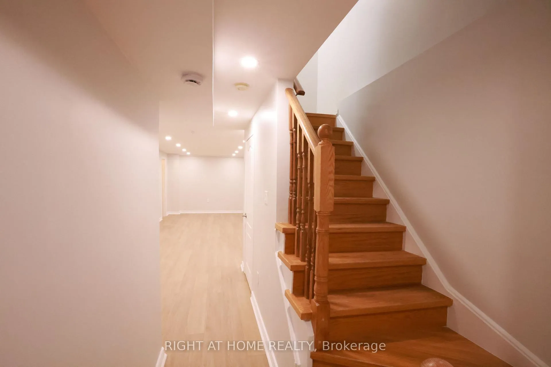 Photo 35 of 56 Longueuil Place, Whitby, Pringle Creek — HOMEH