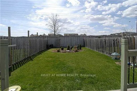Photo 39 of 56 Longueuil Place, Whitby, Pringle Creek — HOMEH