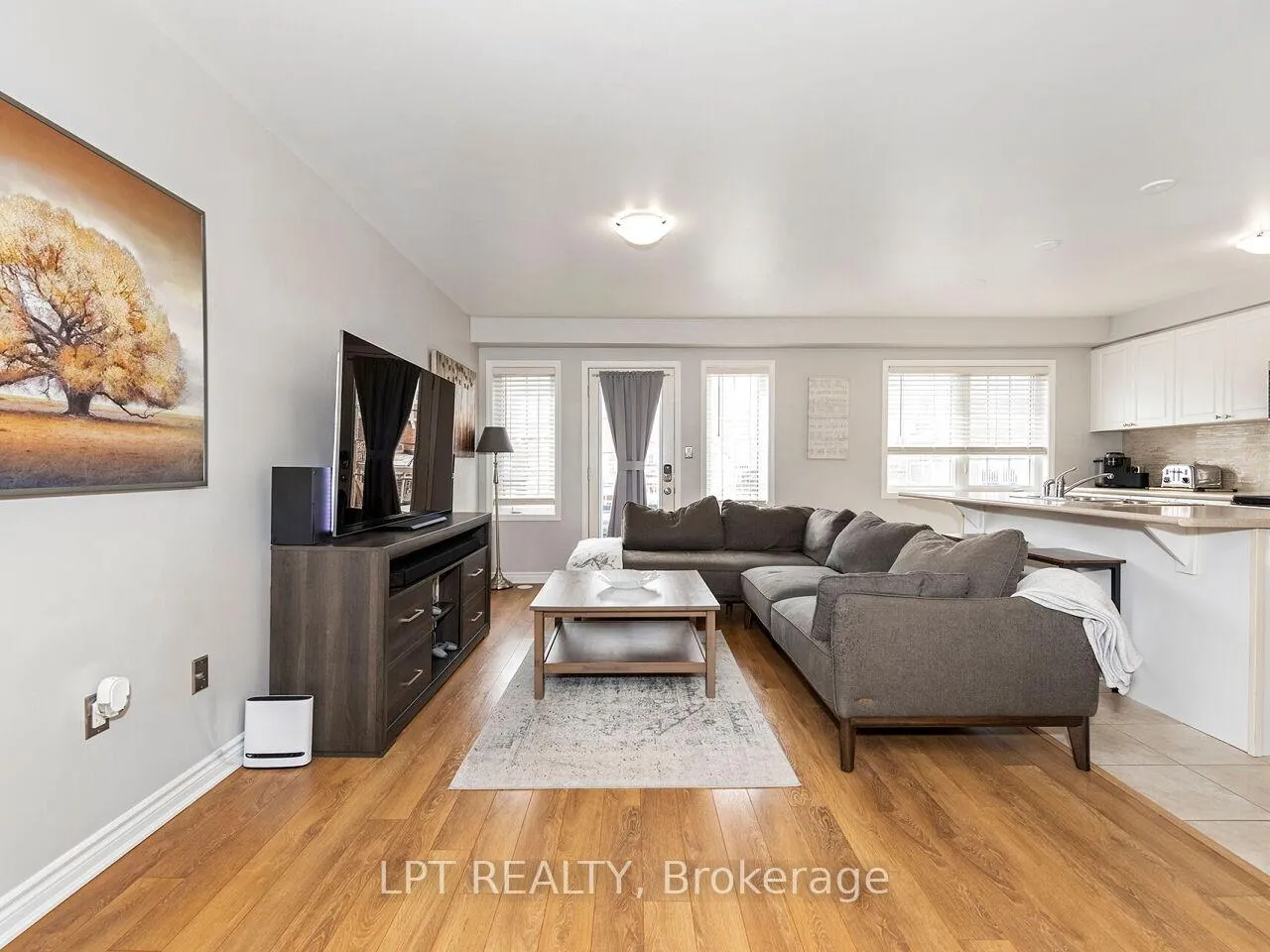 Photo 5 of 1585 Leblanc Court, Milton, Ford — HOMEH