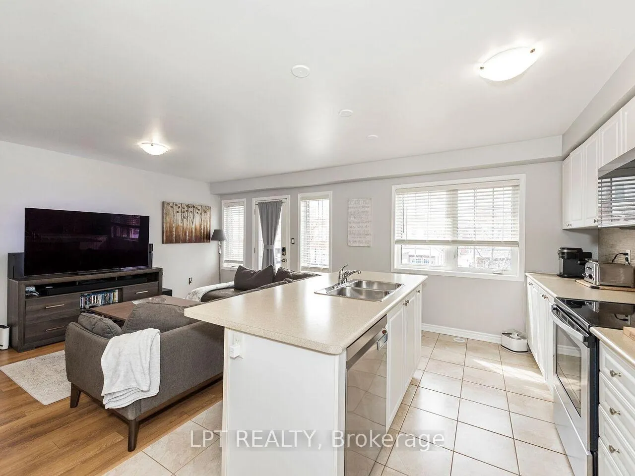 Photo 18 of 1585 Leblanc Court, Milton, Ford — HOMEH