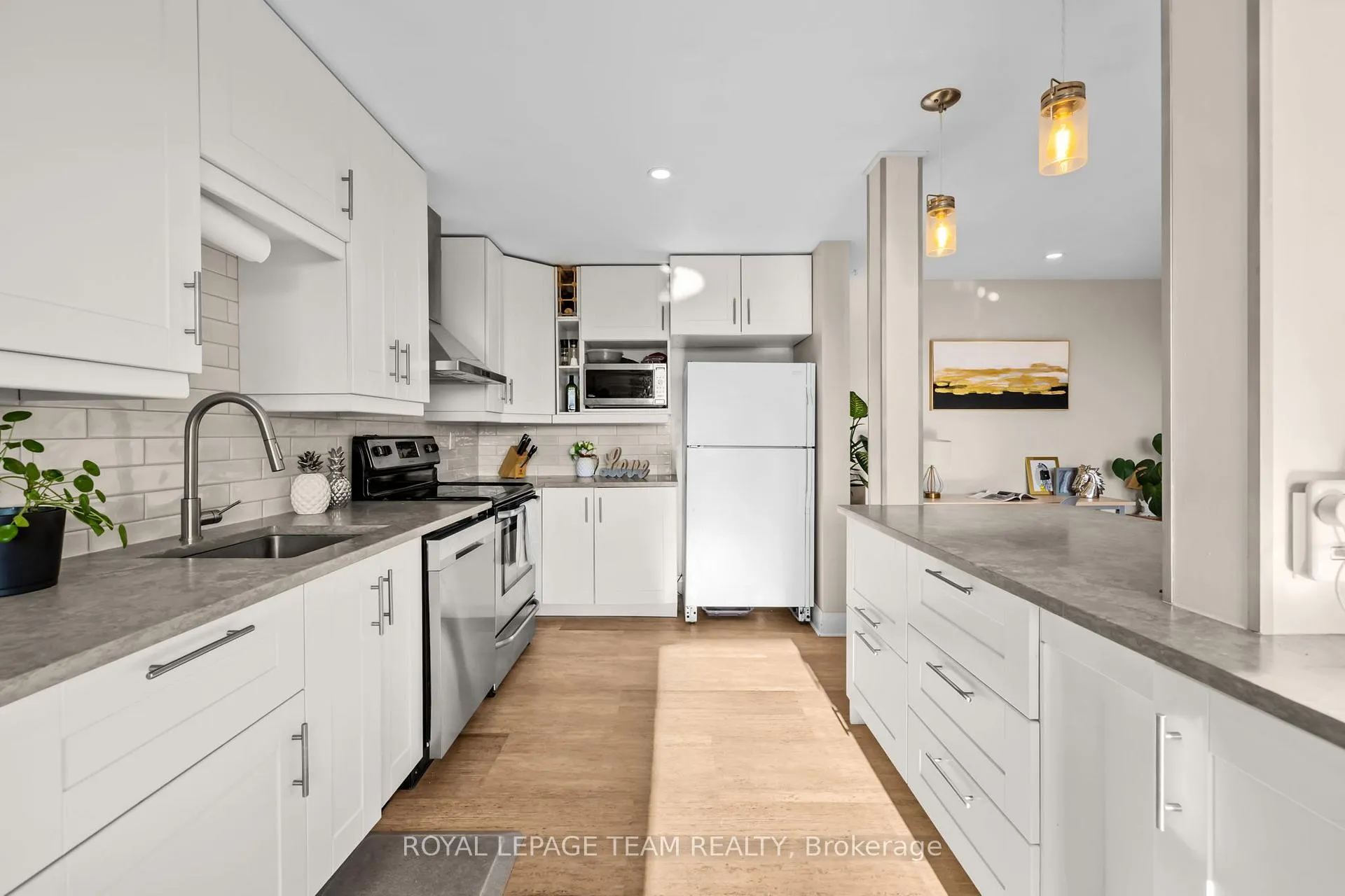 Photo 9 of Unit 404, 1505 Baseline Road, Ottawa, Copeland Park — HOMEH