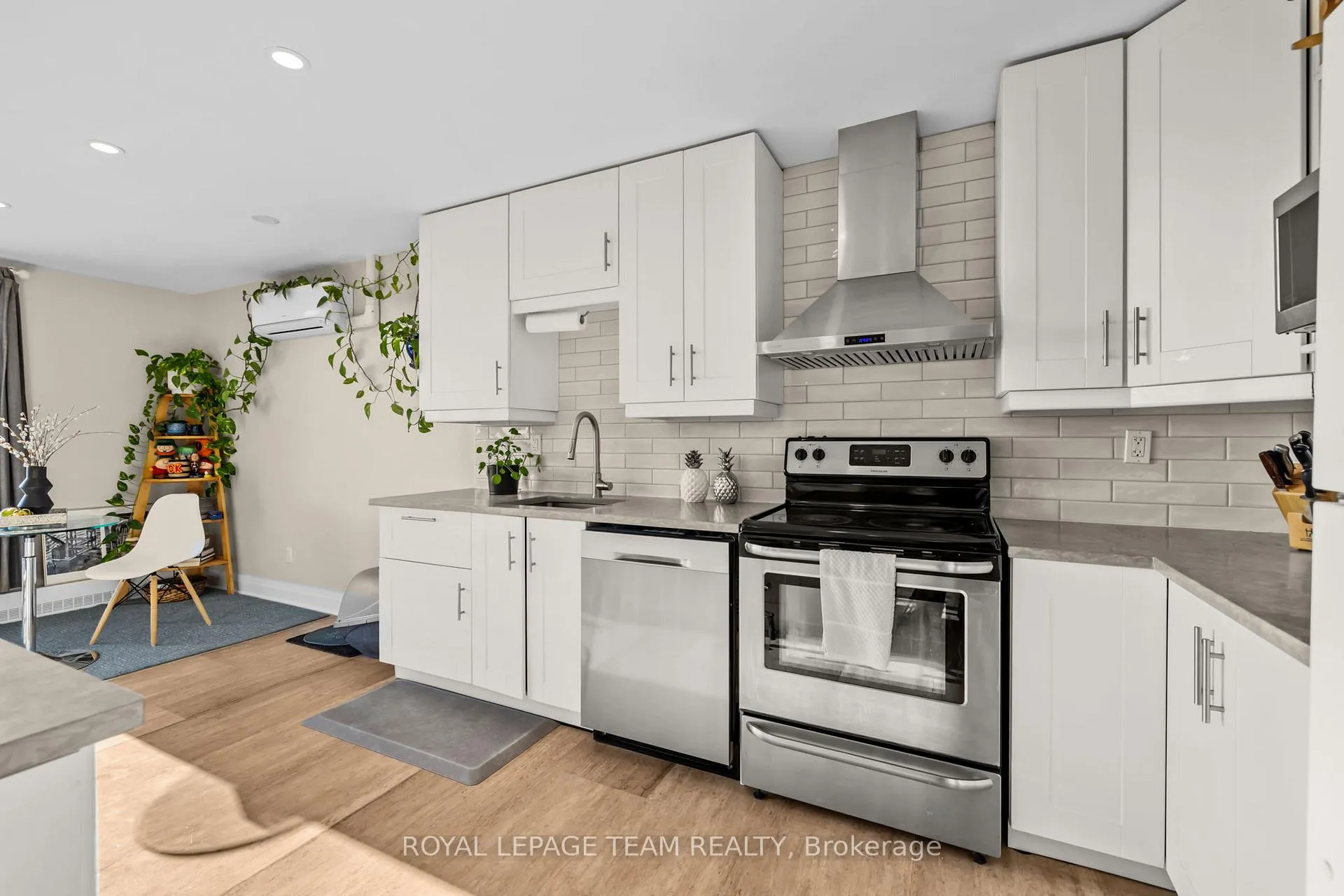 Photo 10 of Unit 404, 1505 Baseline Road, Ottawa, Copeland Park — HOMEH