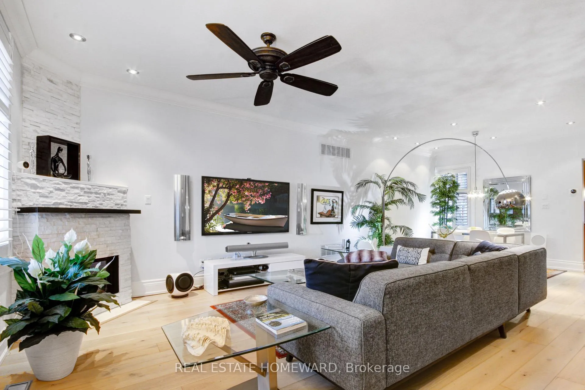 Photo 2 of 55 Woodbine Avenue, Toronto, The Beaches — HOMEH