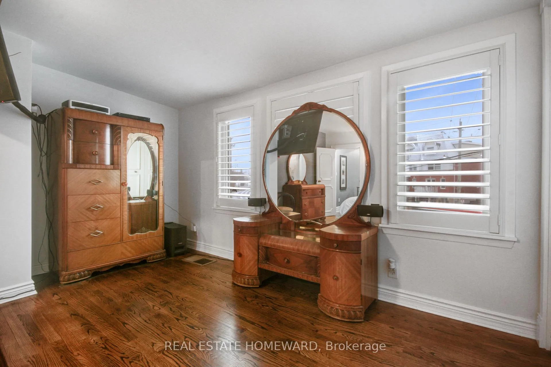 Photo 14 of 55 Woodbine Avenue, Toronto, The Beaches — HOMEH