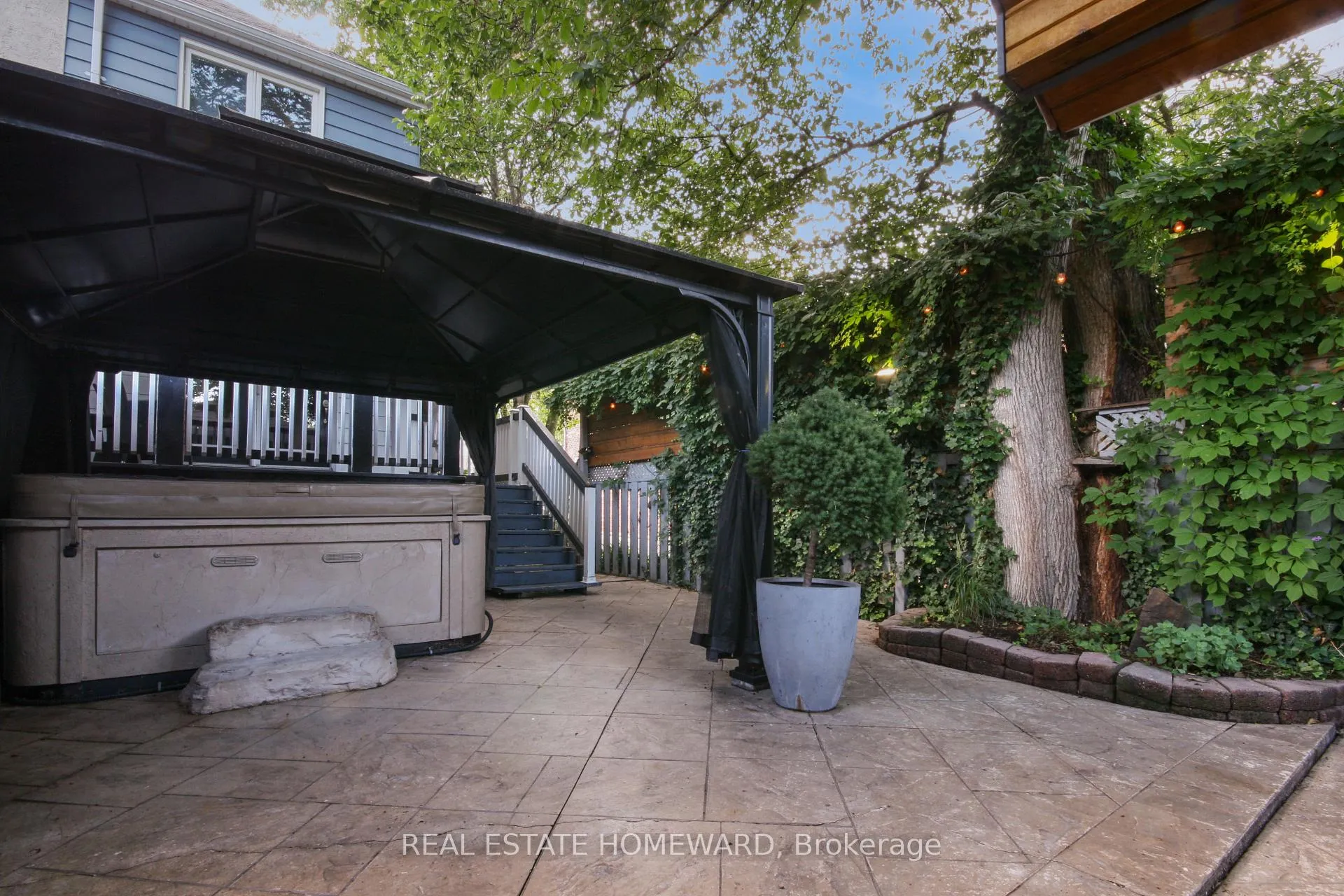 Photo 28 of 55 Woodbine Avenue, Toronto, The Beaches — HOMEH