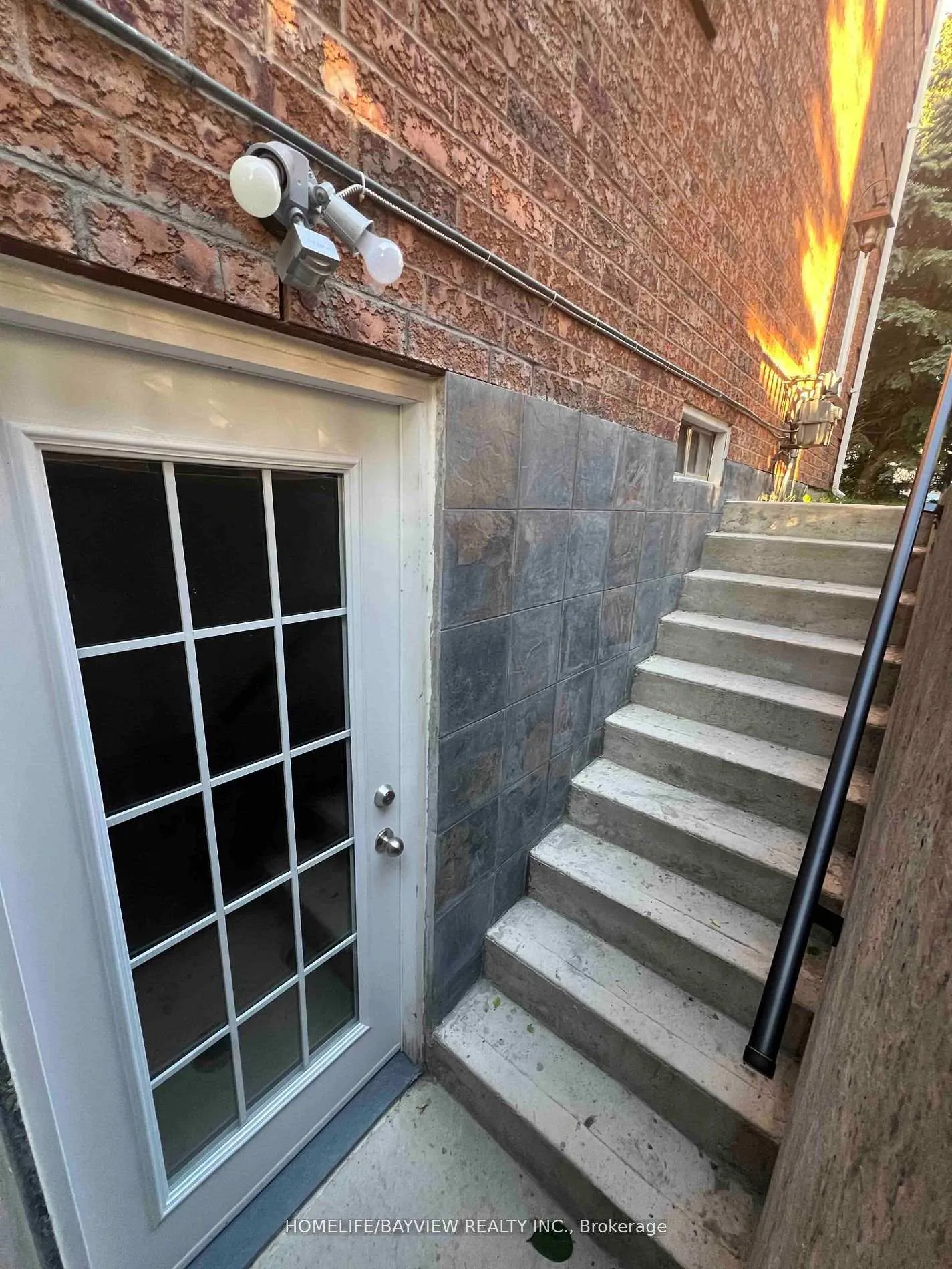 Photo 3 of Unit Lower, 136 Pinnacle Trail, Aurora, Bayview Wellington — HOMEH
