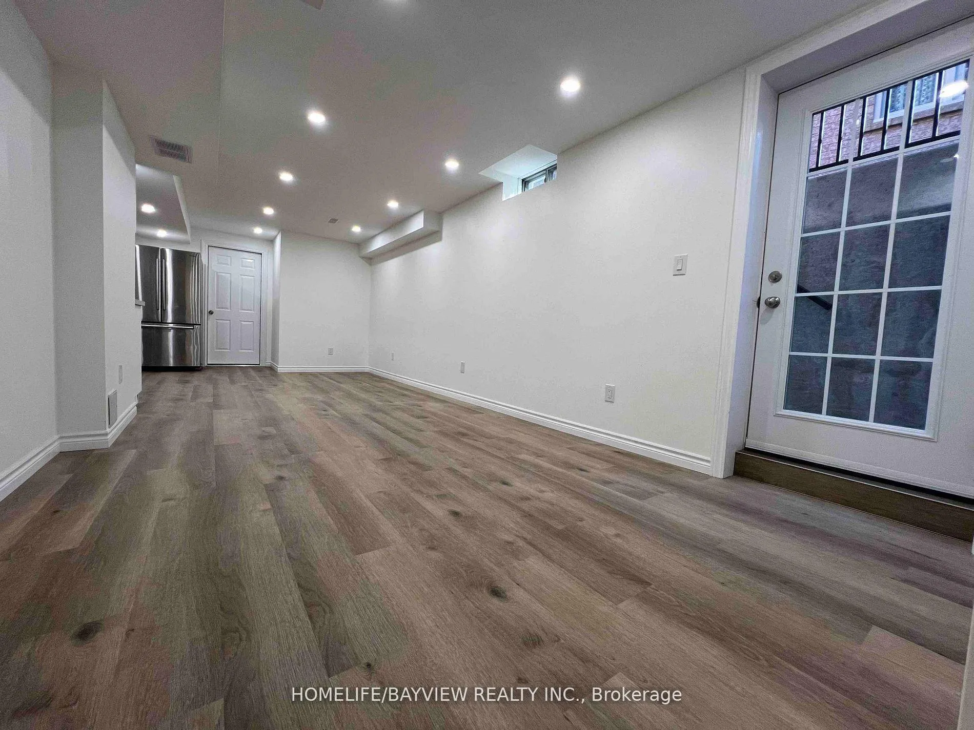 Photo 4 of Unit Lower, 136 Pinnacle Trail, Aurora, Bayview Wellington — HOMEH