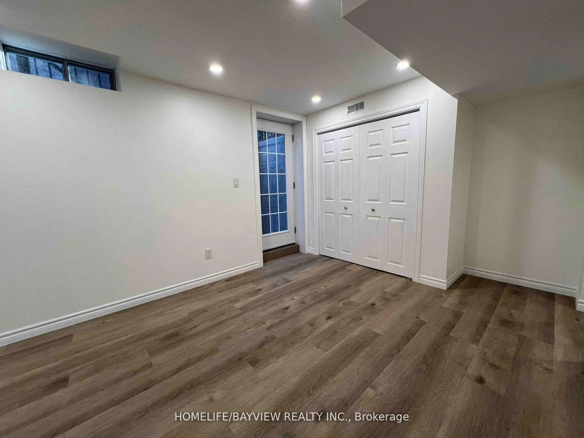 Photo 5 of Unit Lower, 136 Pinnacle Trail, Aurora, Bayview Wellington — HOMEH